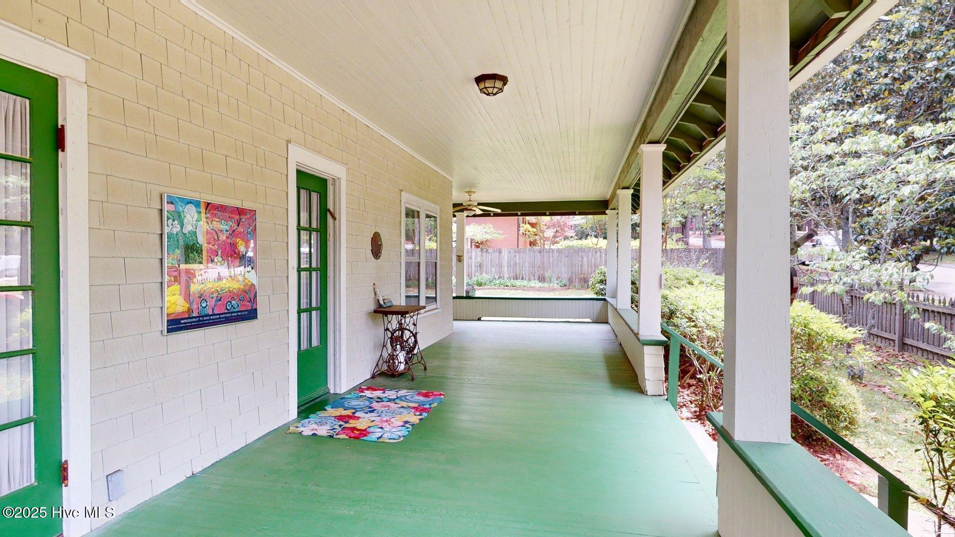 305 E New Hampshire Avenue