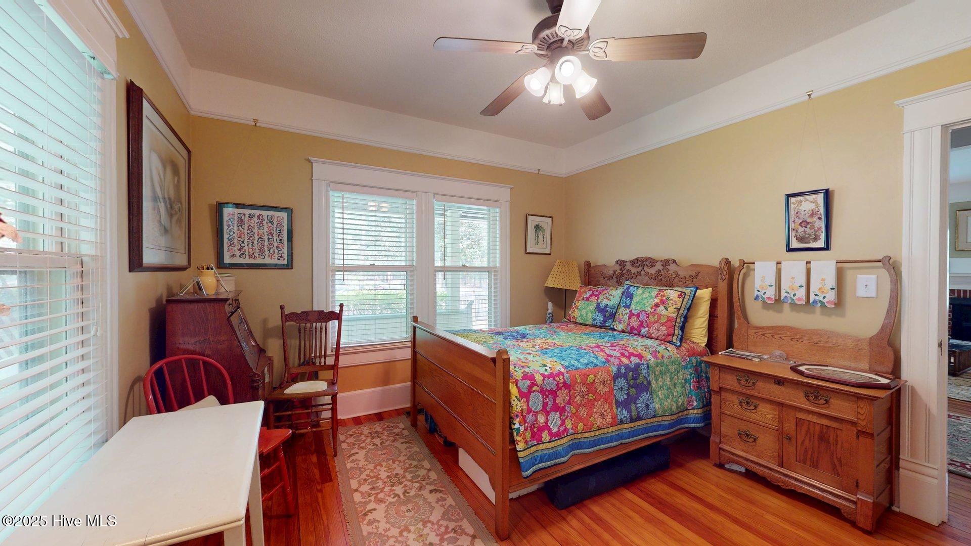 305 E New Hampshire Avenue