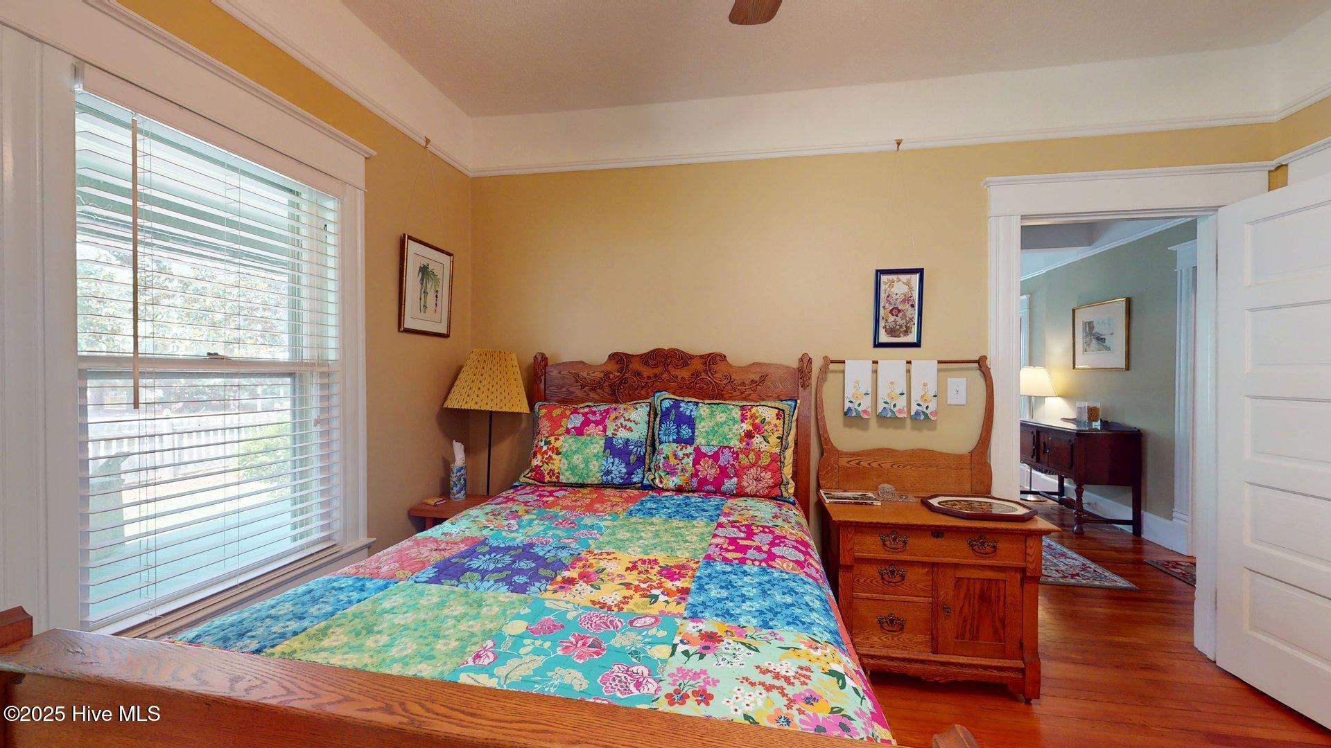 305 E New Hampshire Avenue