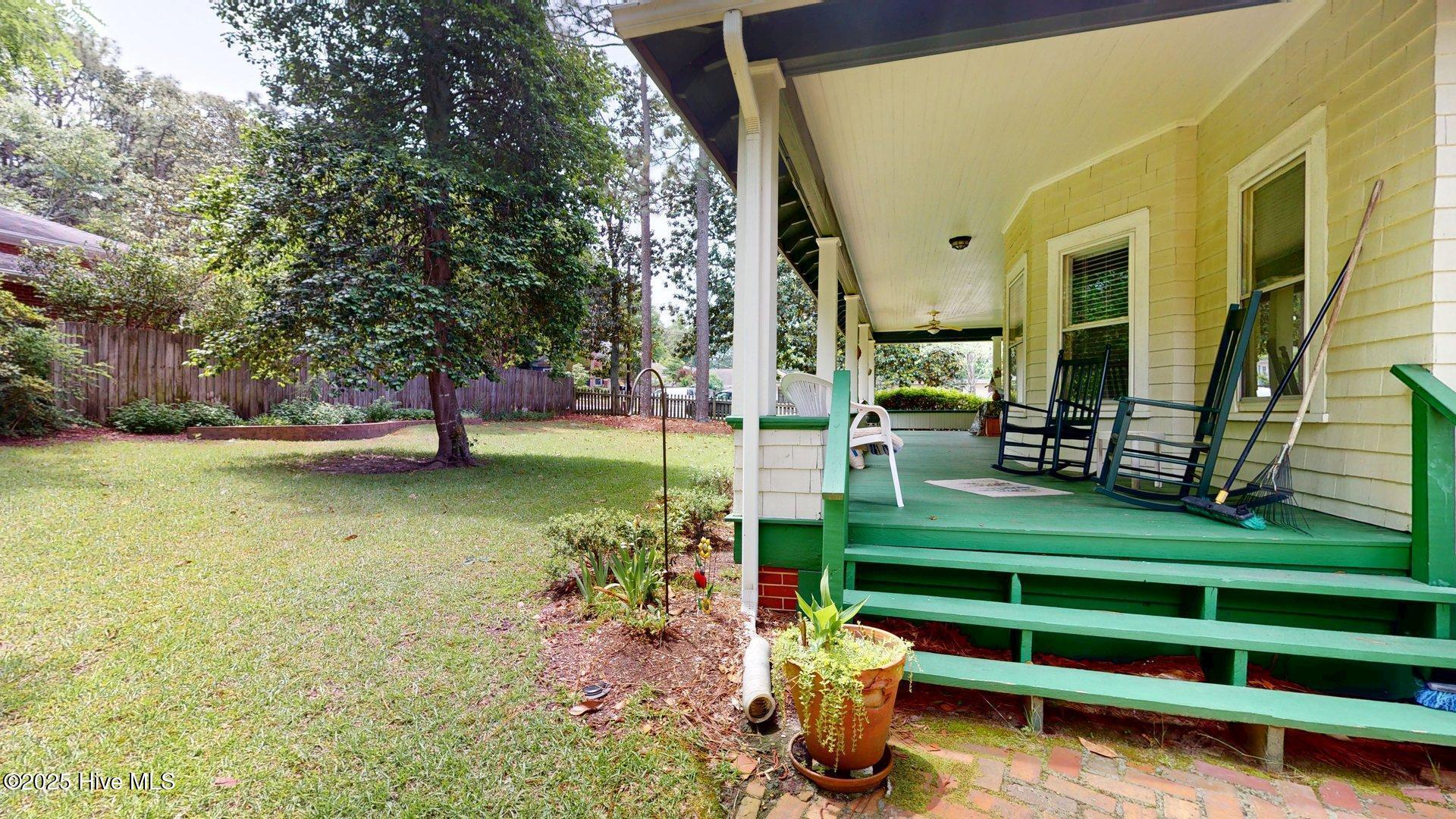 305 E New Hampshire Avenue