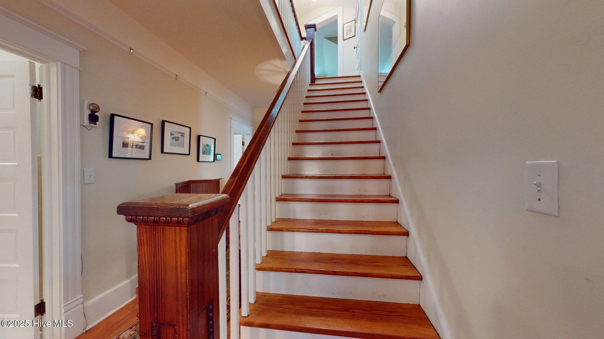 305 E New Hampshire Avenue