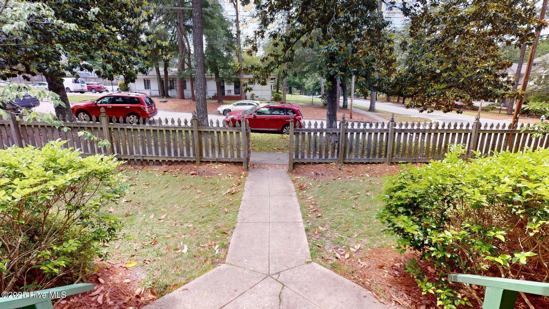 305 E New Hampshire Avenue