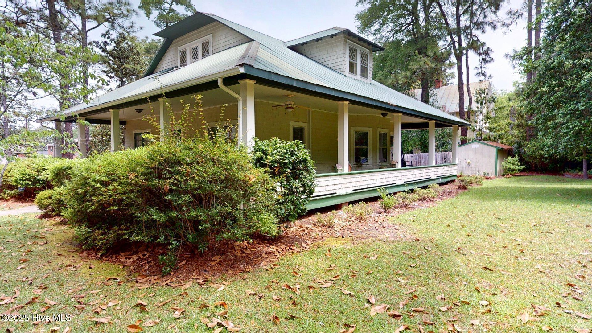 305 E New Hampshire Avenue