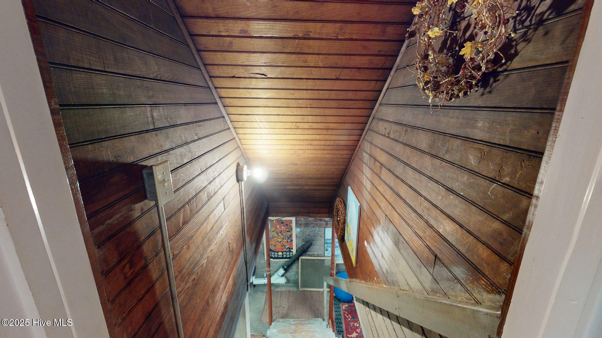 305 E New Hampshire Avenue