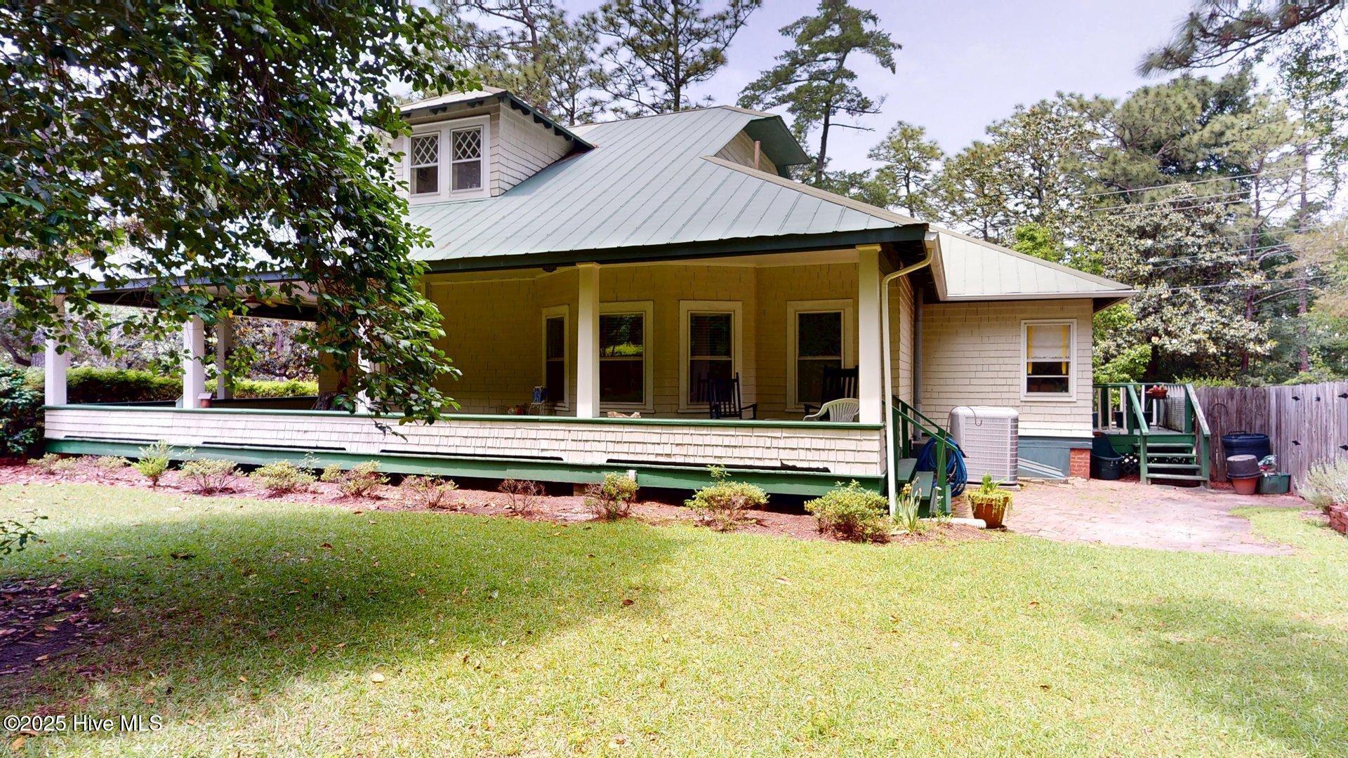 305 E New Hampshire Avenue