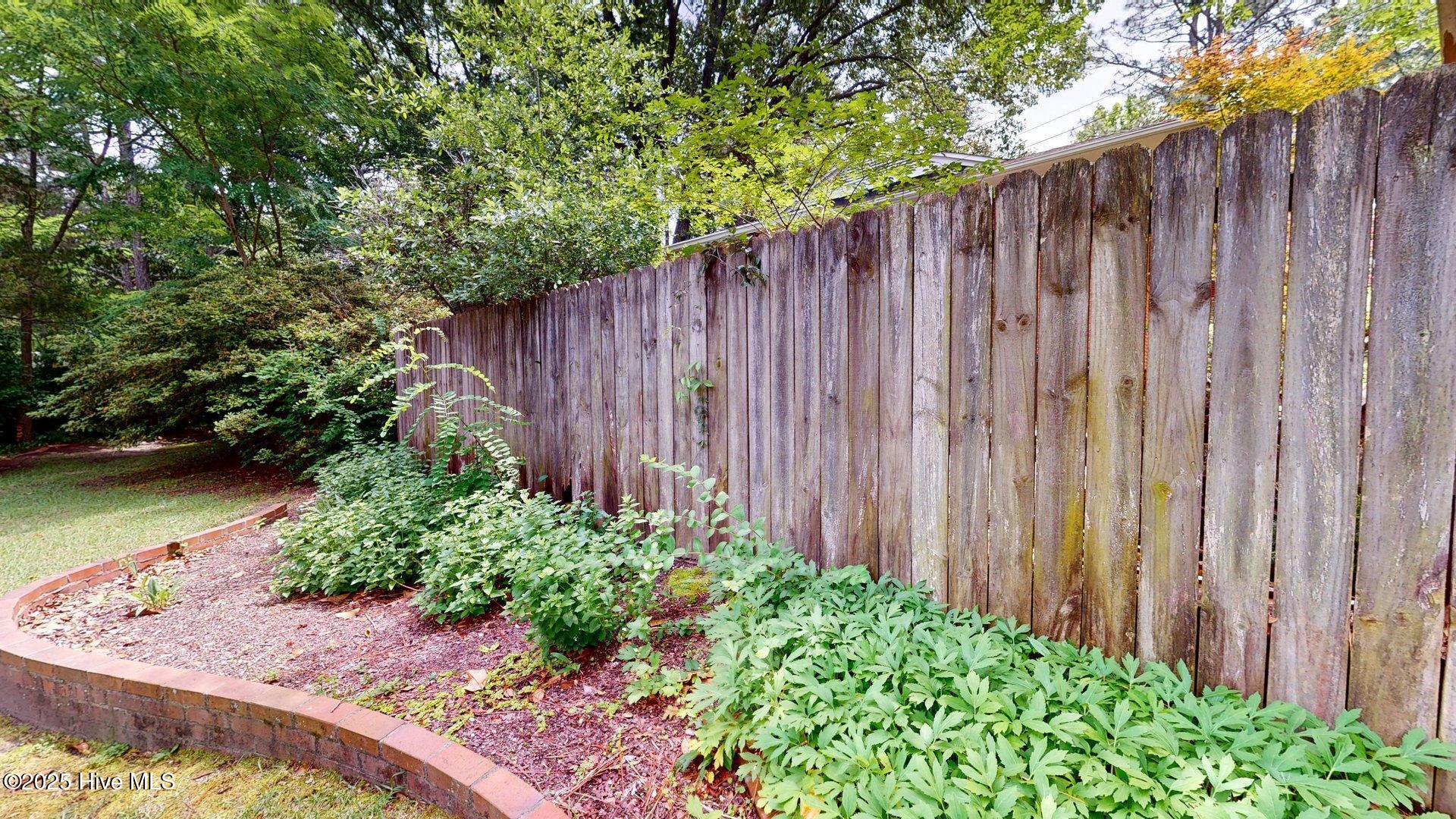 305 E New Hampshire Avenue