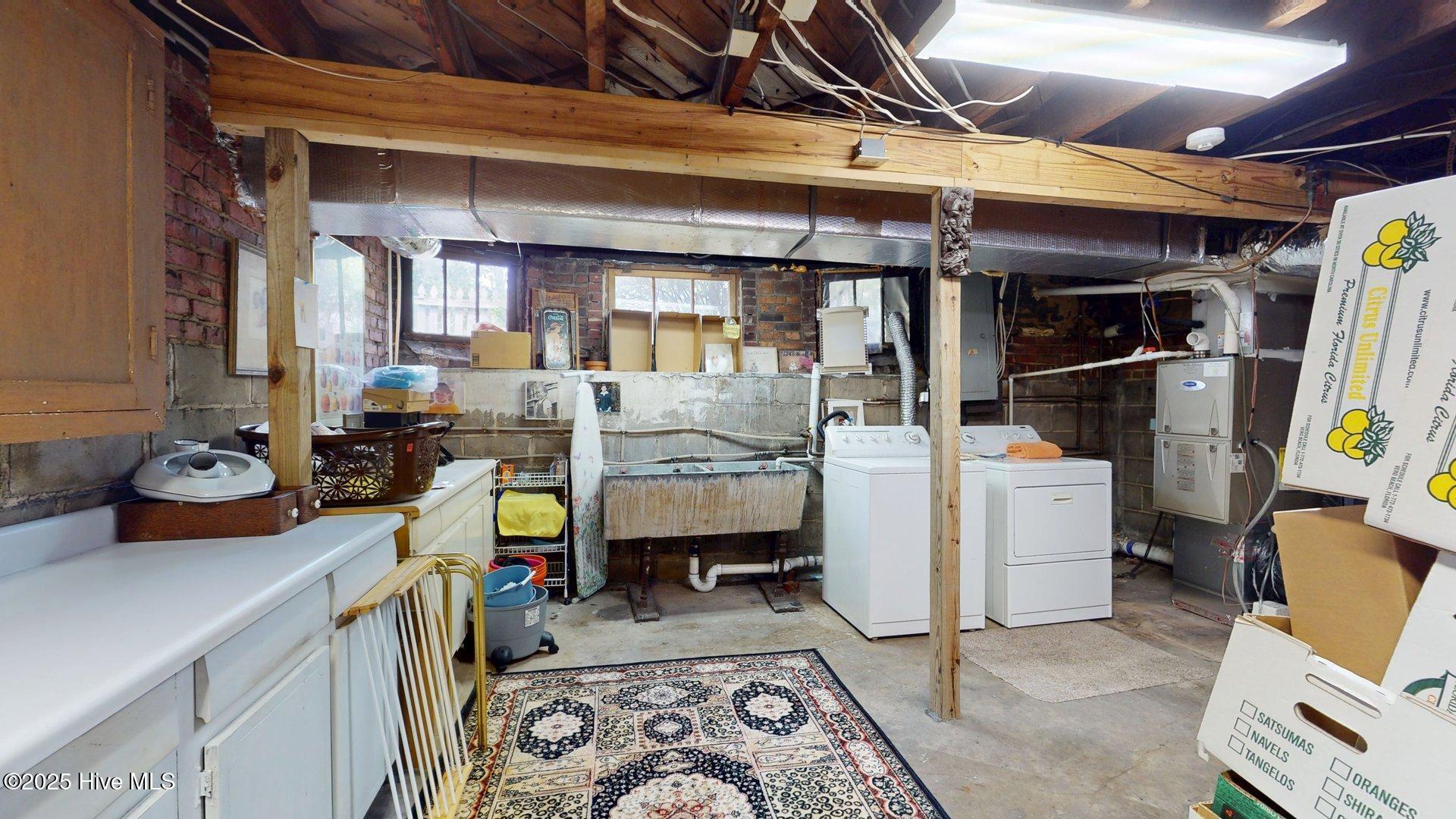 305 E New Hampshire Avenue