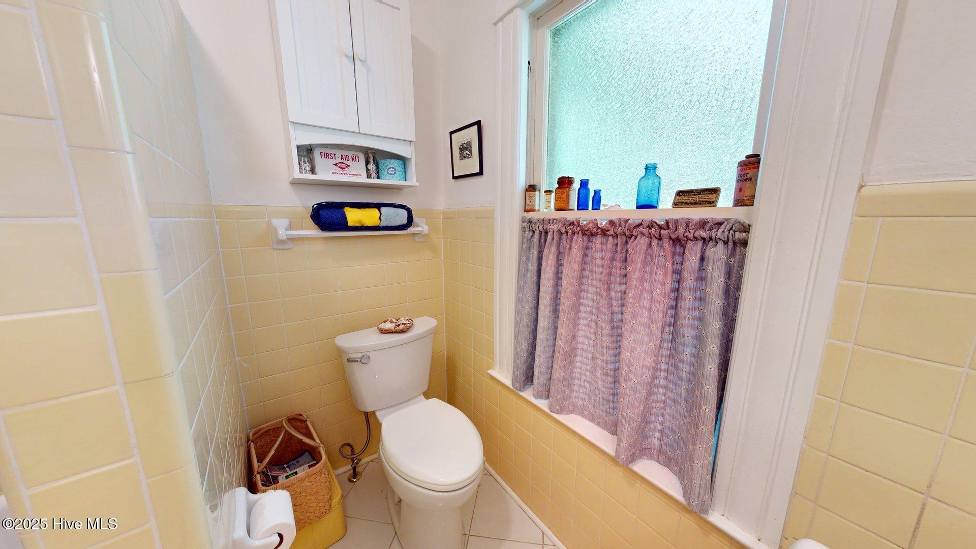 305 E New Hampshire Avenue