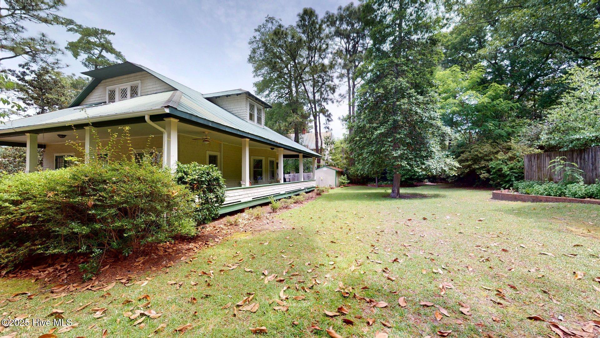 305 E New Hampshire Avenue