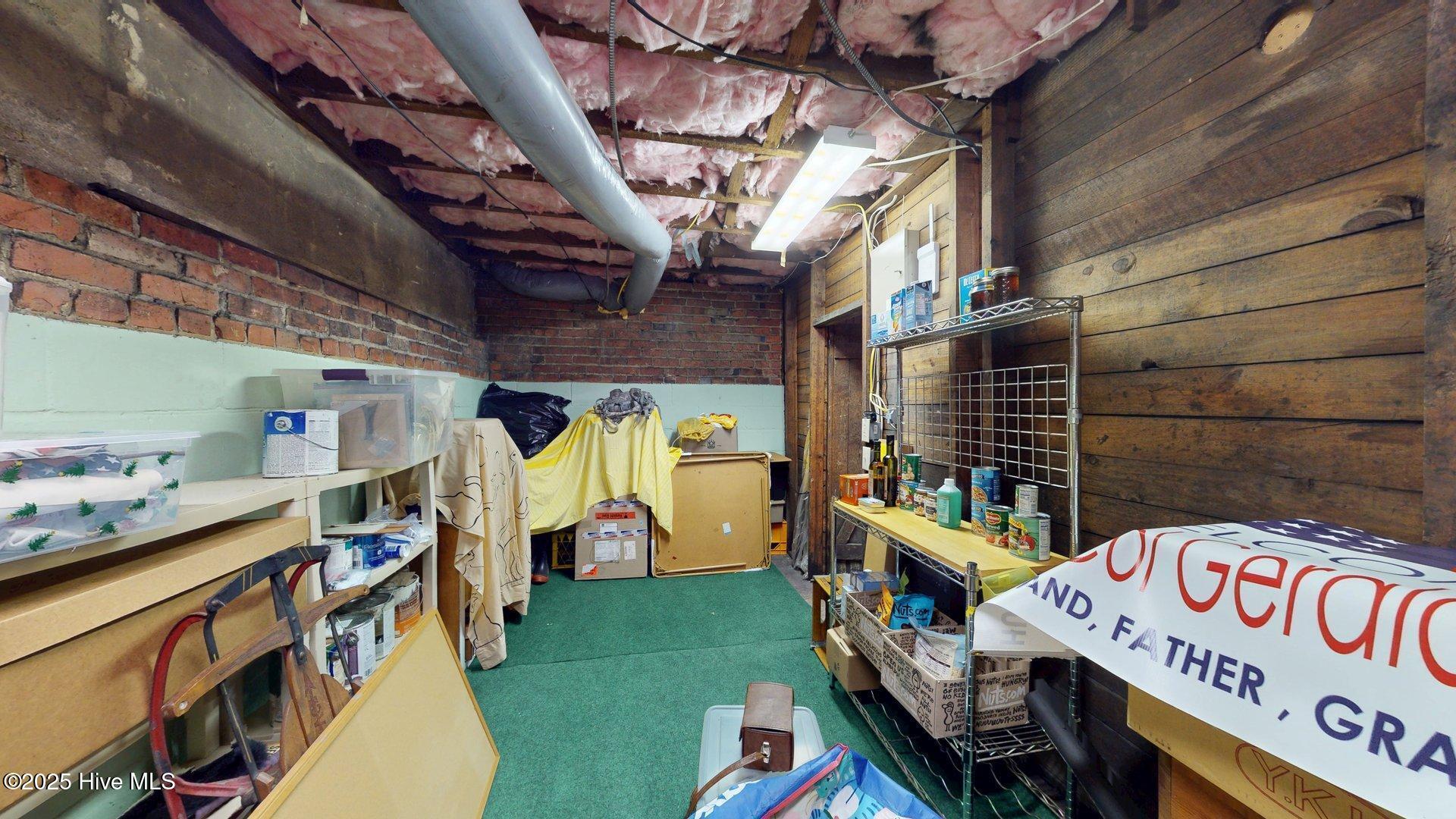 305 E New Hampshire Avenue