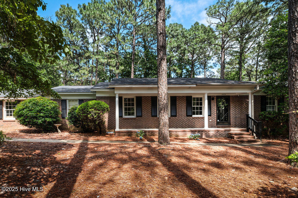 1809 E Indiana Avenue