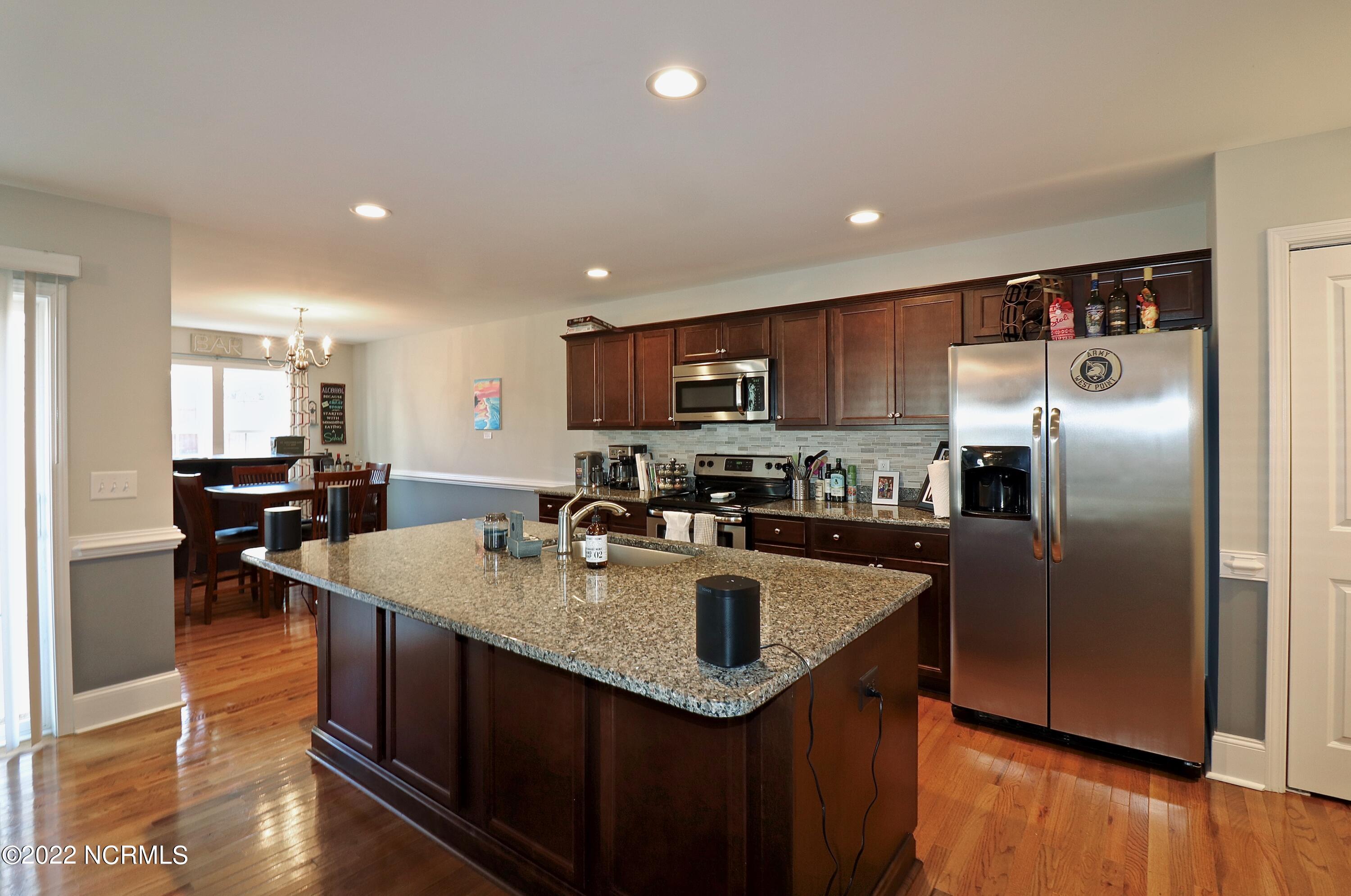 465 W Connecticut Avenue