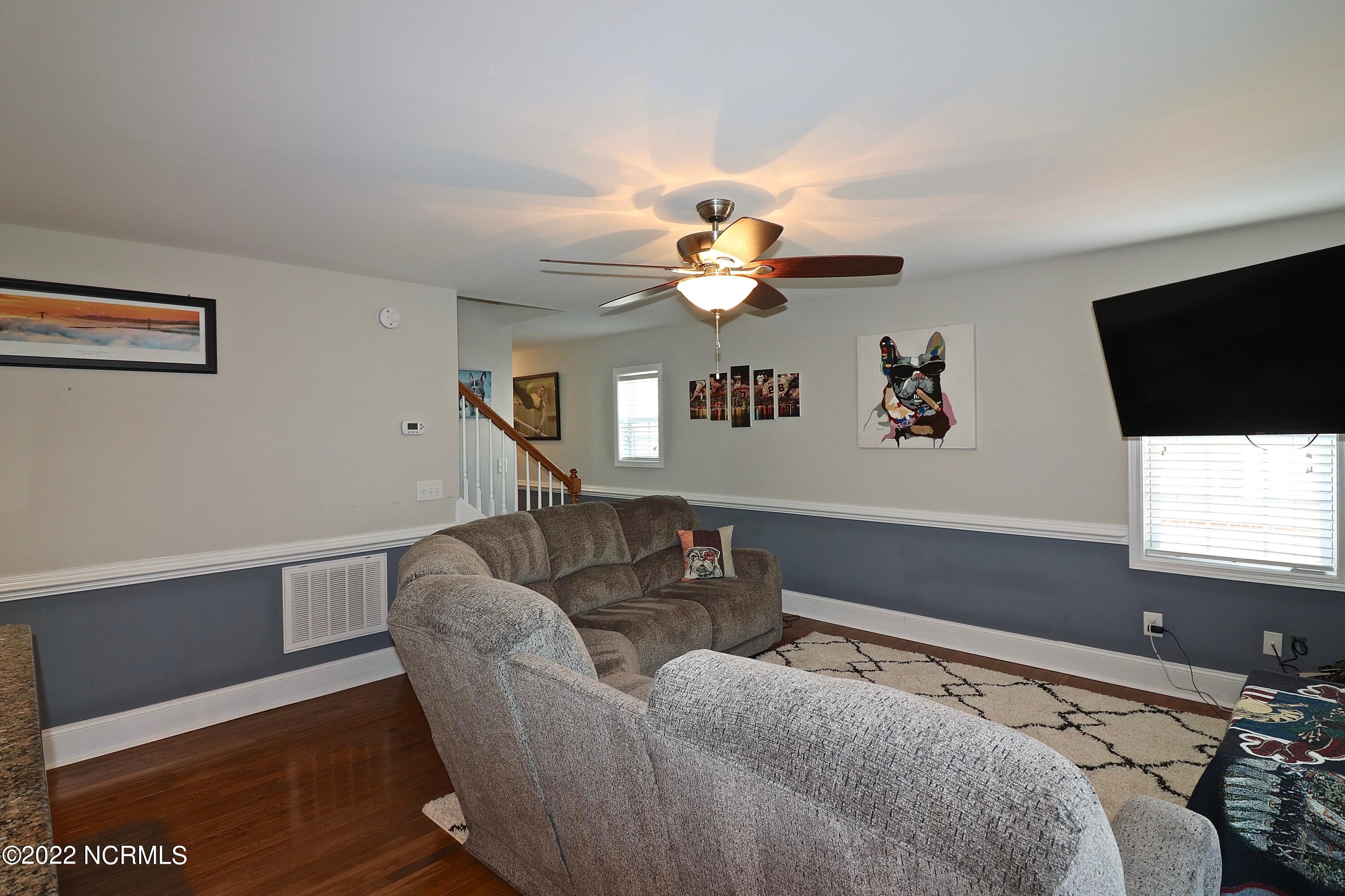 465 W Connecticut Avenue