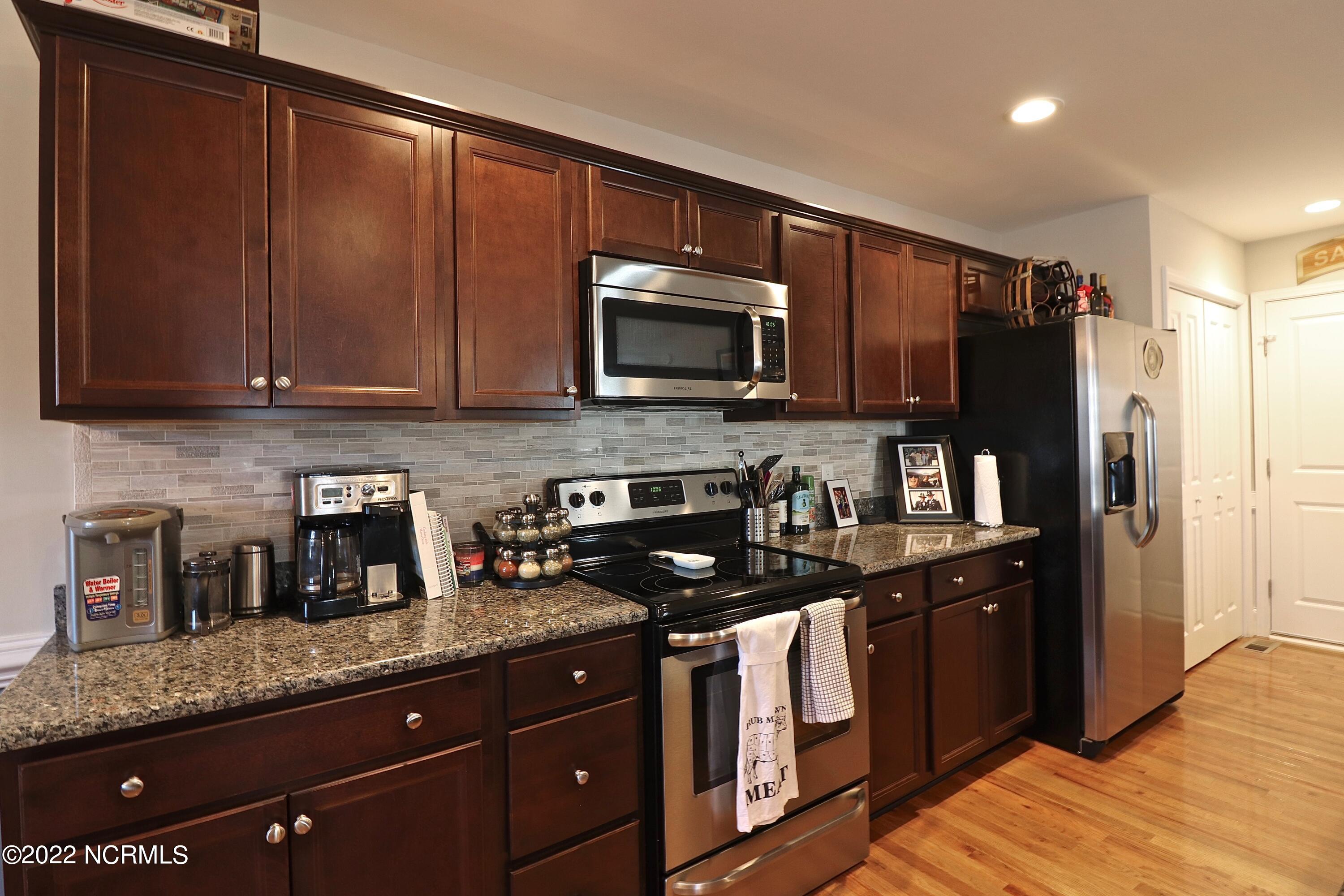 465 W Connecticut Avenue