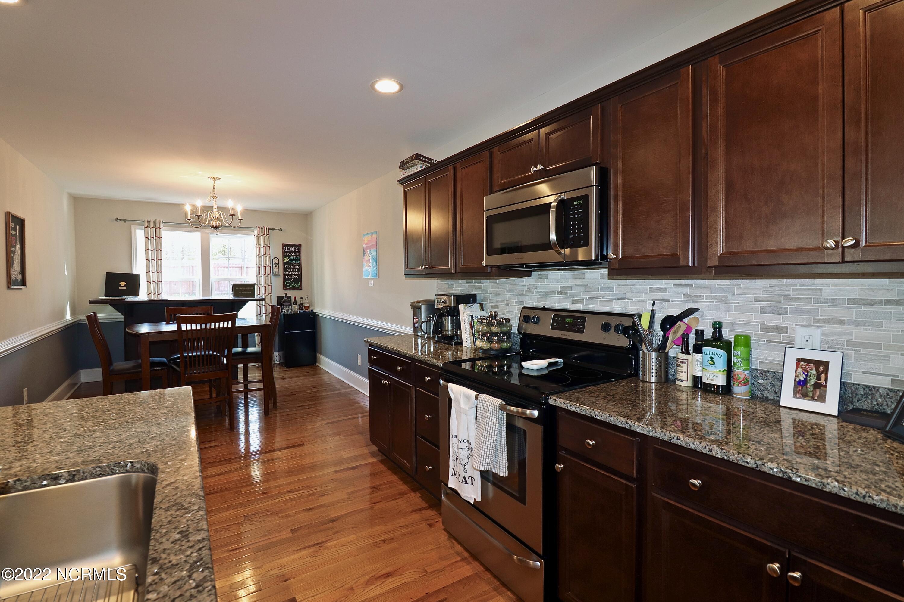 465 W Connecticut Avenue