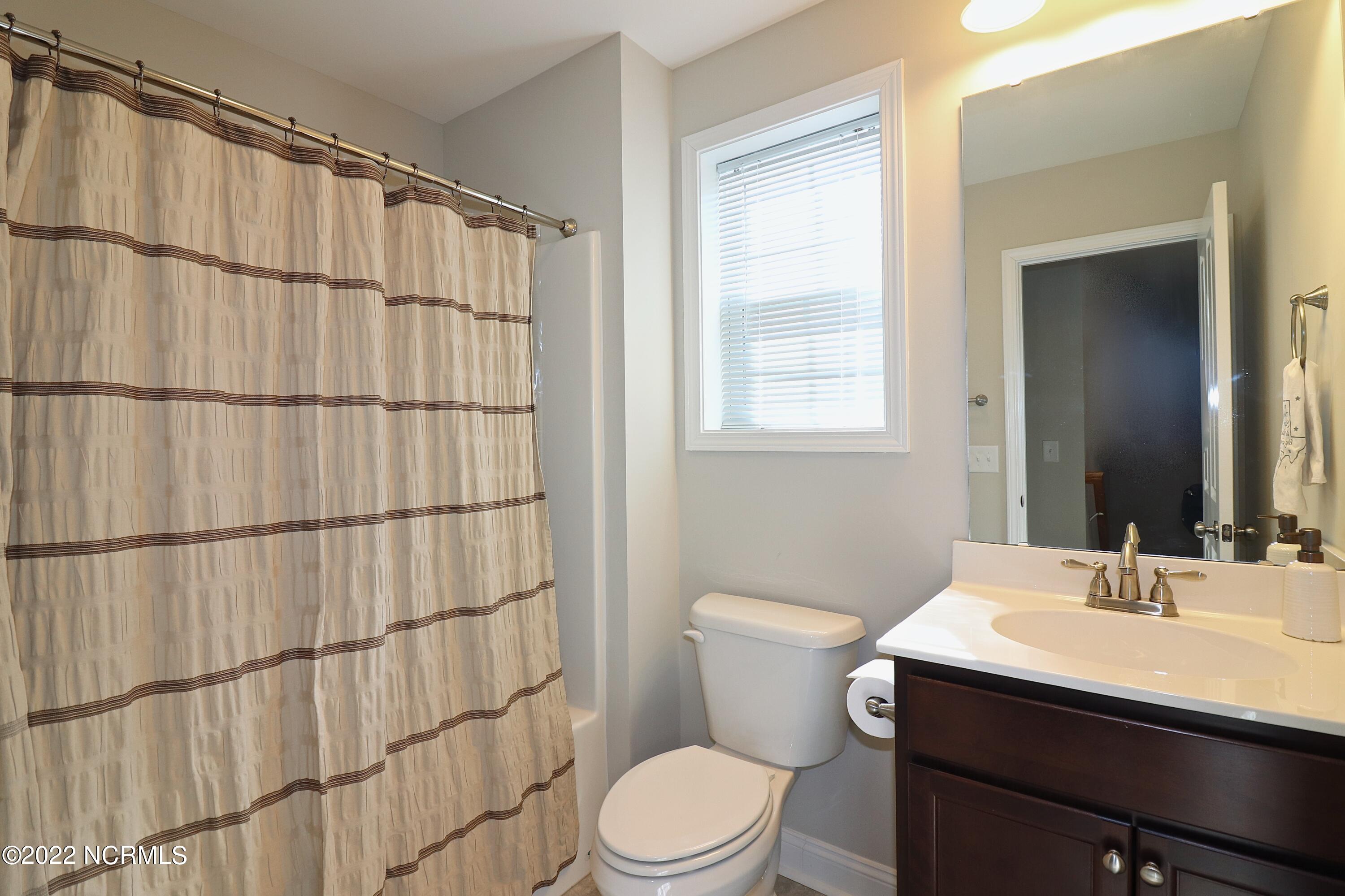 465 W Connecticut Avenue