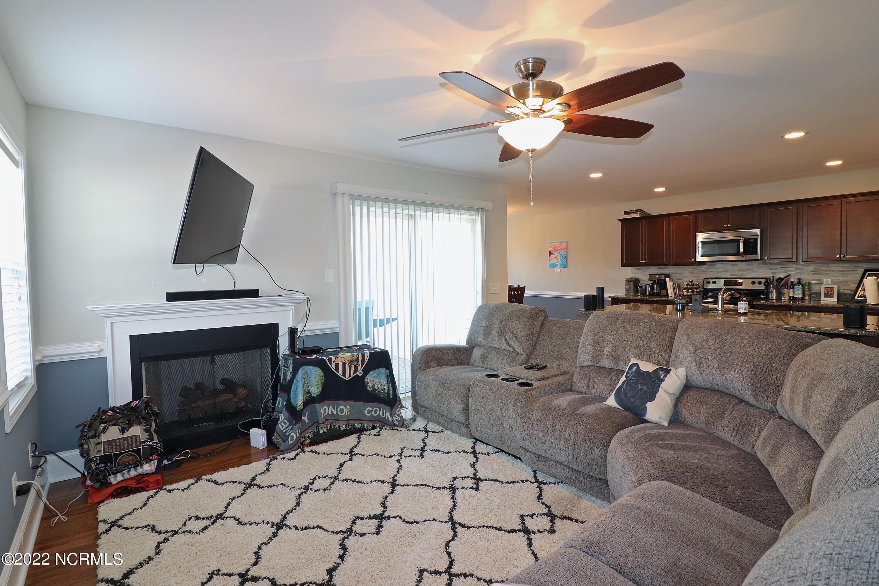 465 W Connecticut Avenue