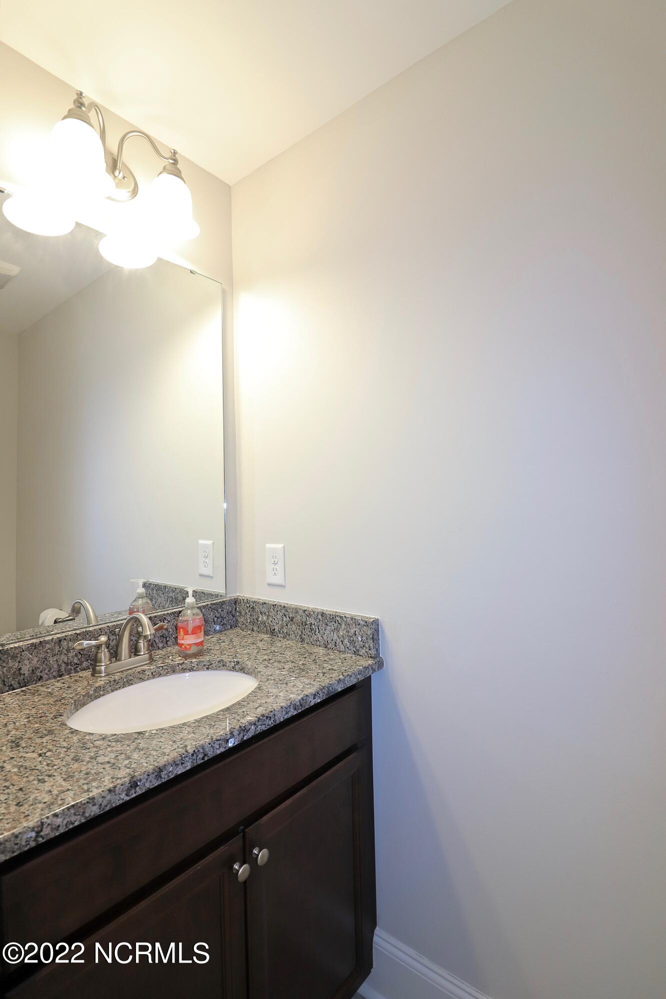 465 W Connecticut Avenue