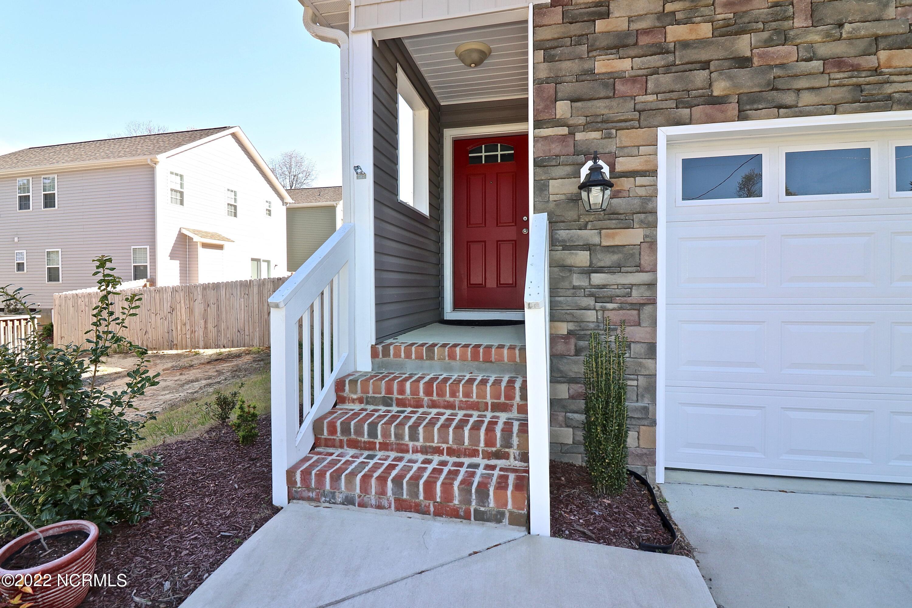 465 W Connecticut Avenue