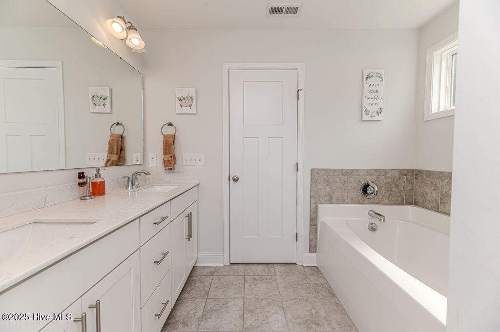 216 Vanderbuilt Court