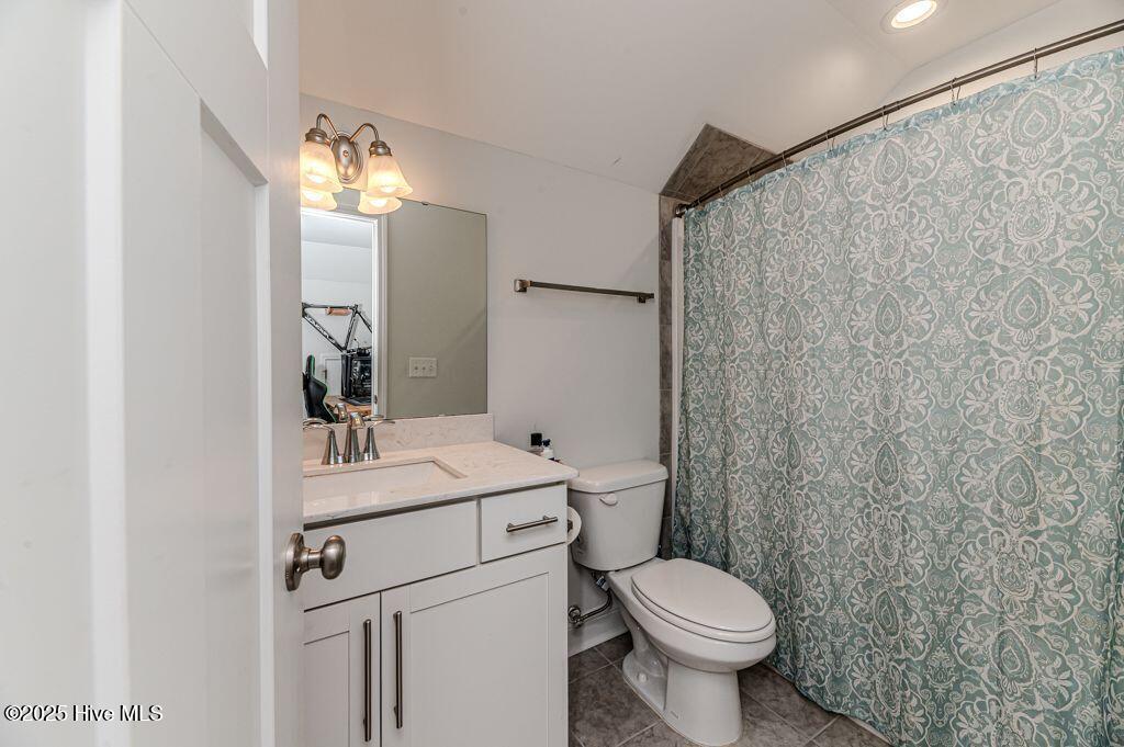 216 Vanderbuilt Court