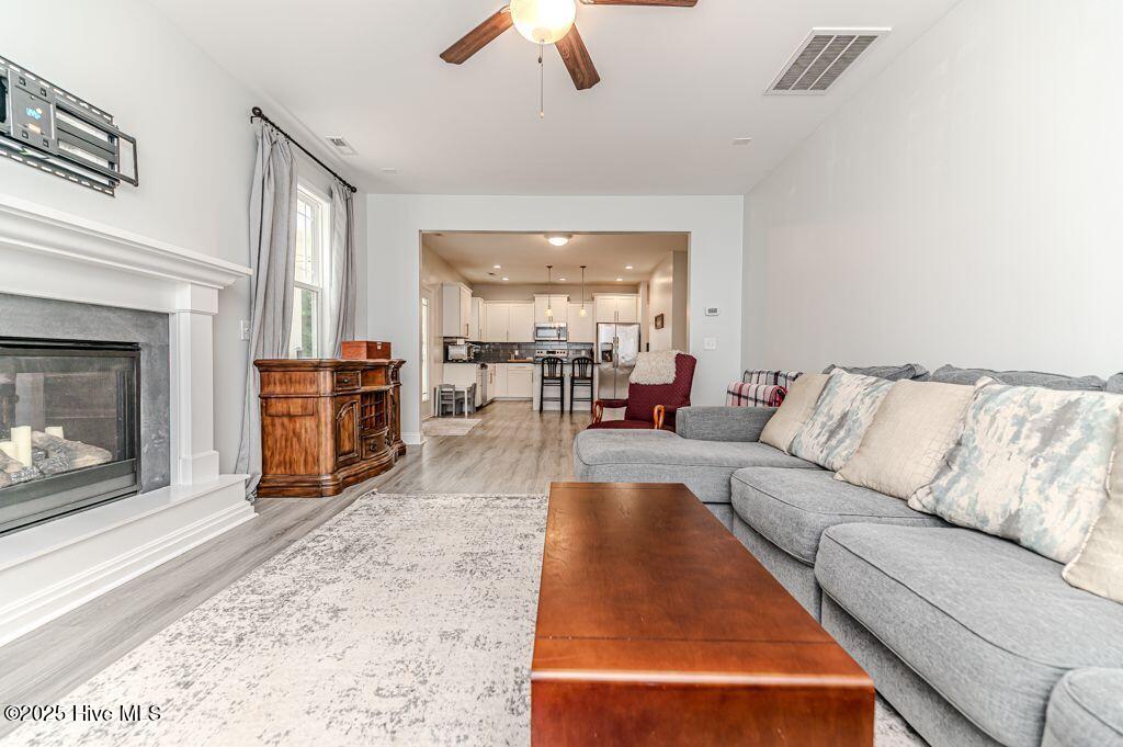 216 Vanderbuilt Court