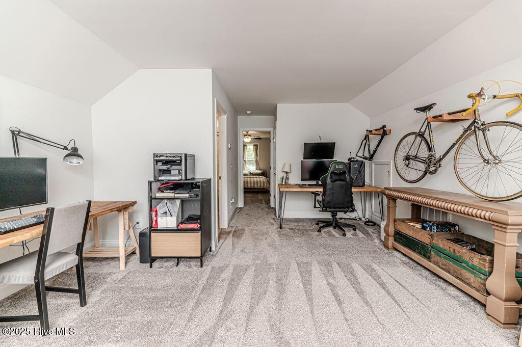 216 Vanderbuilt Court
