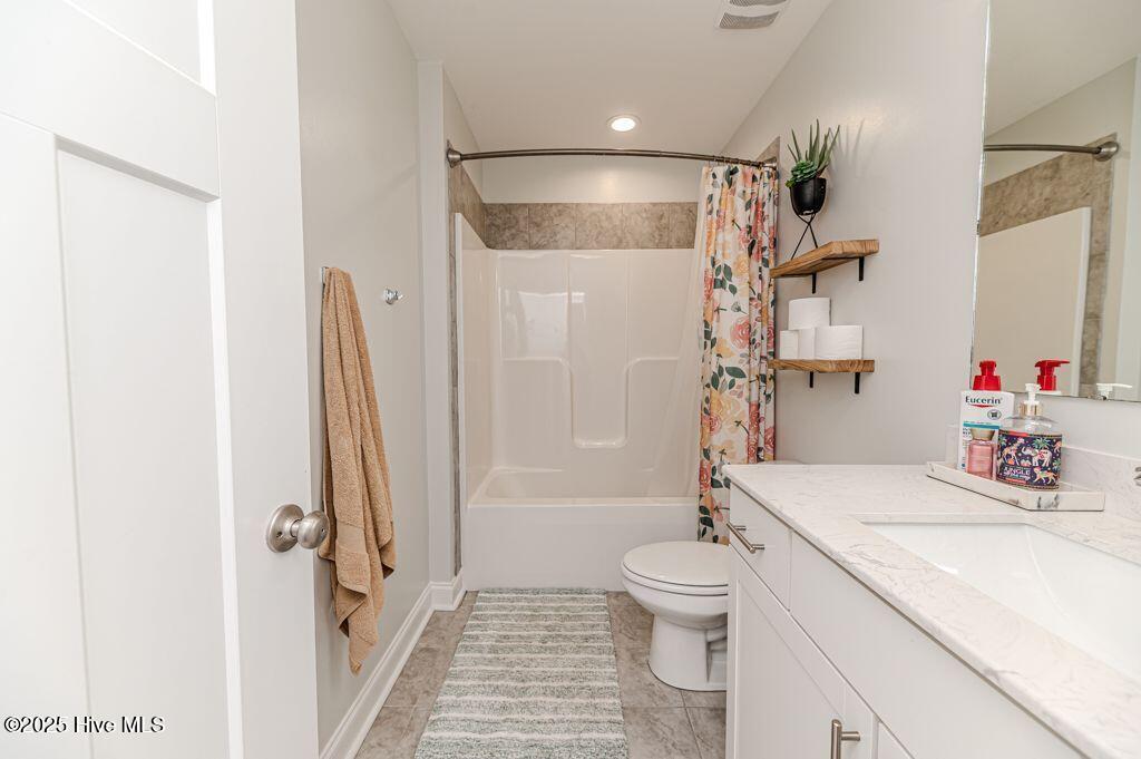 216 Vanderbuilt Court