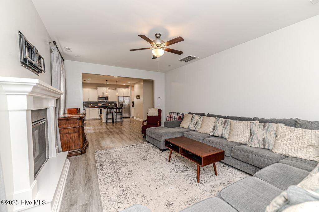 216 Vanderbuilt Court