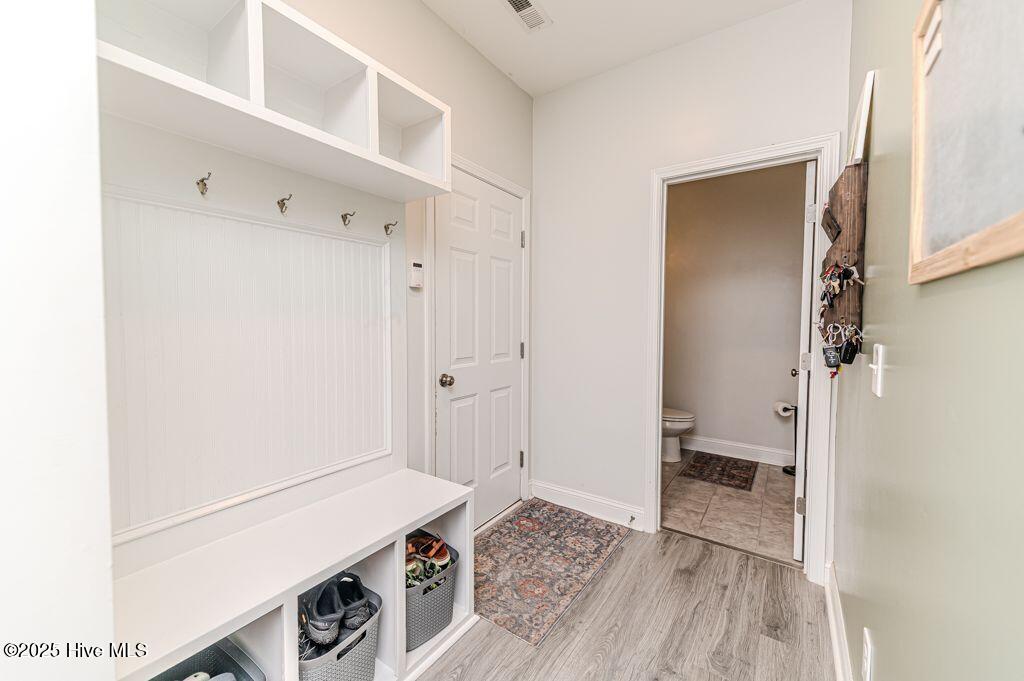 216 Vanderbuilt Court