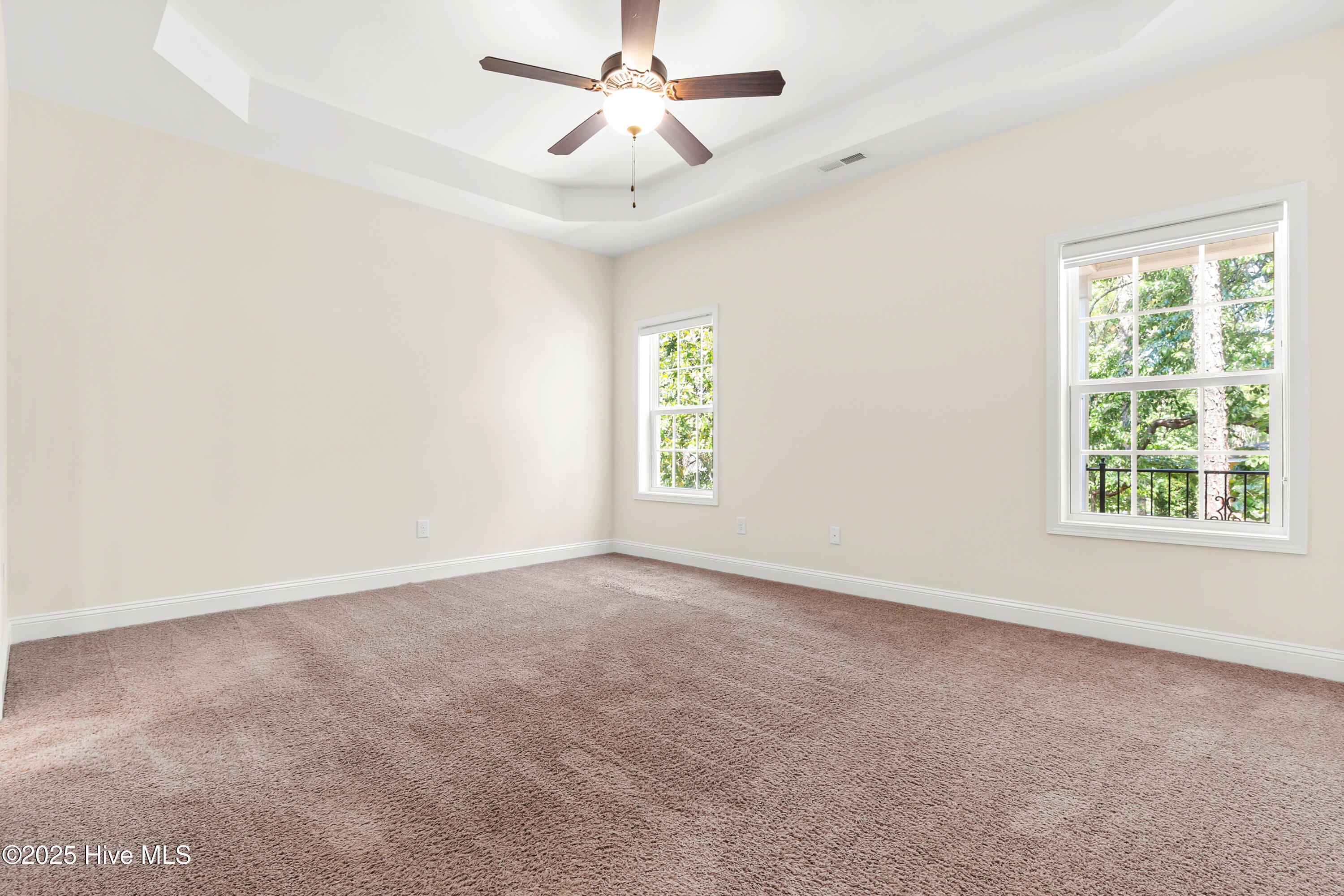 1 Catalpa Lane N