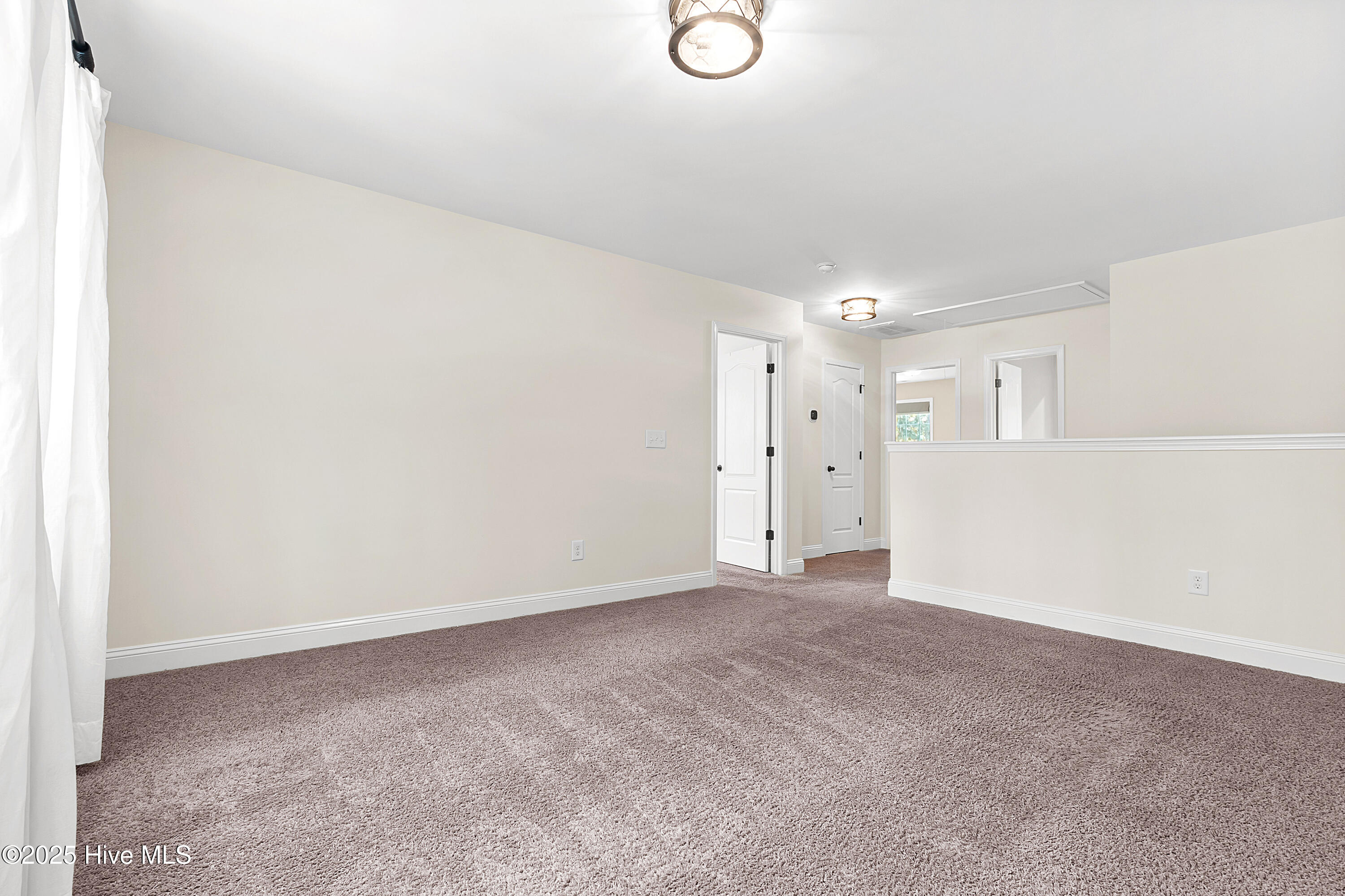 1 Catalpa Lane N