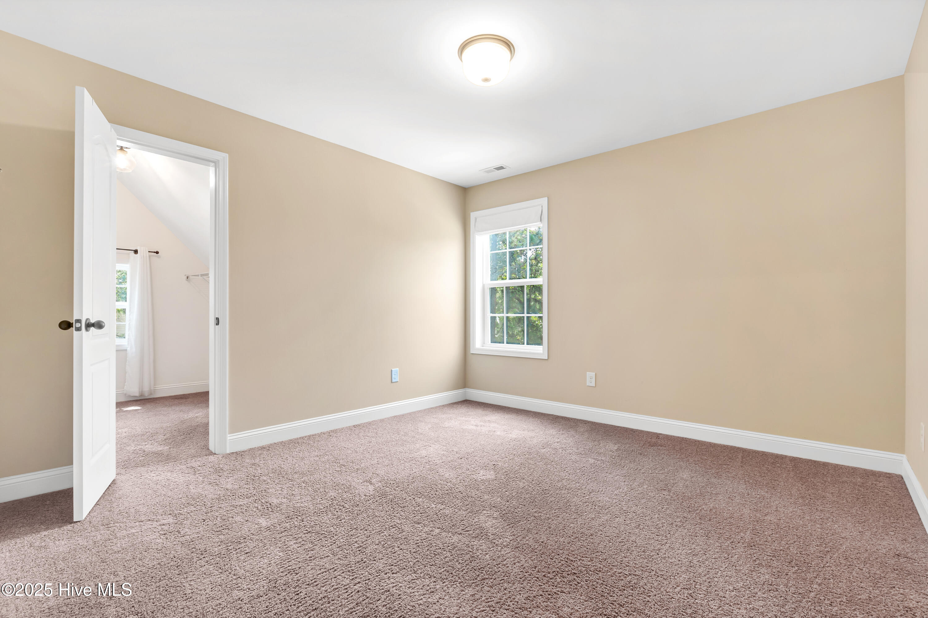 1 Catalpa Lane N