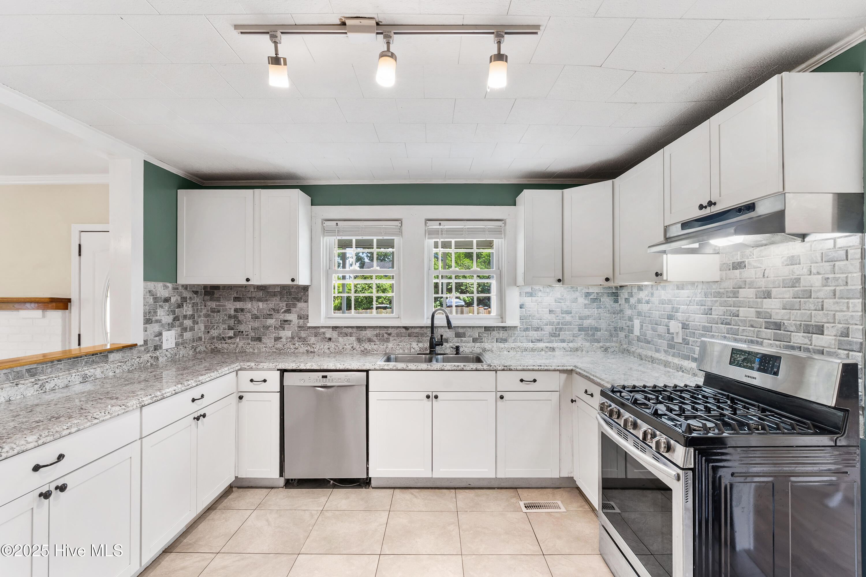 401 W Mcneill Street