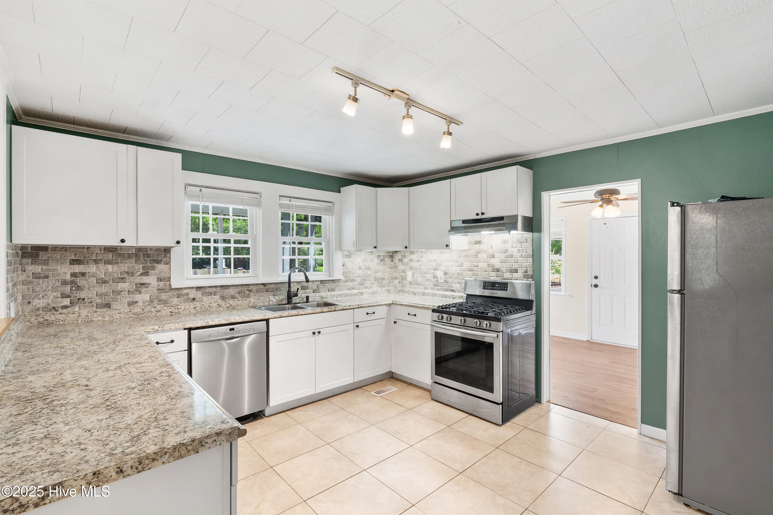 401 W Mcneill Street