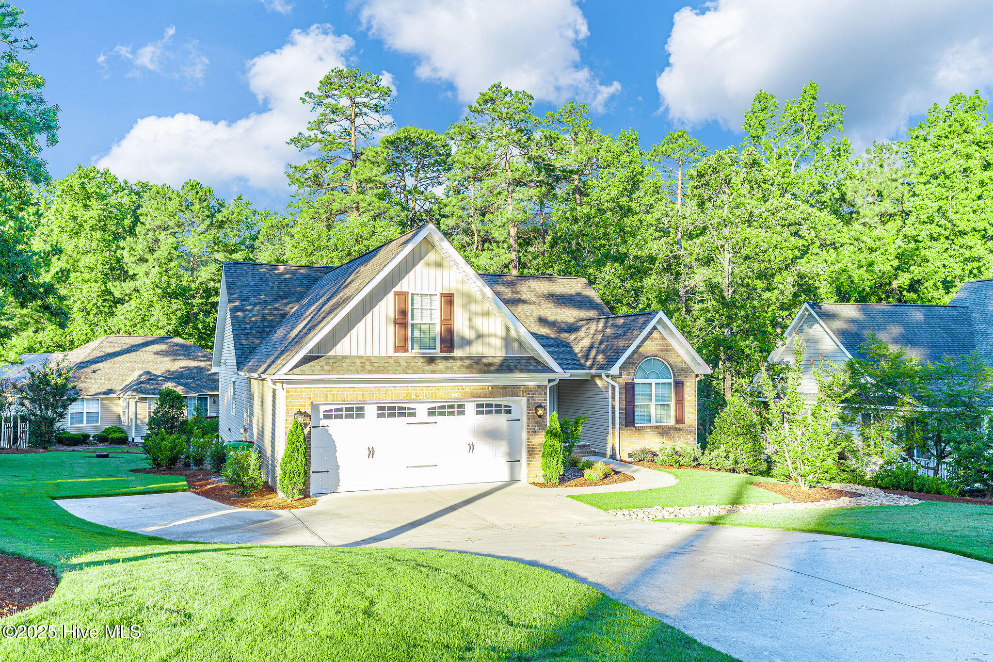 25 Lake View Drive E