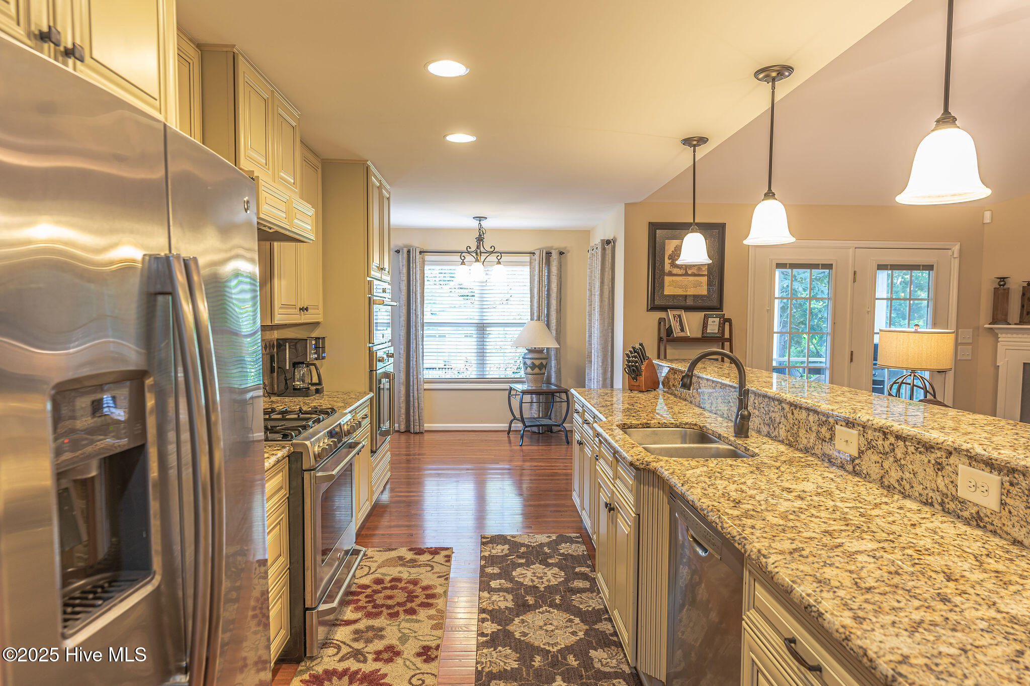 25 Lake View Drive E