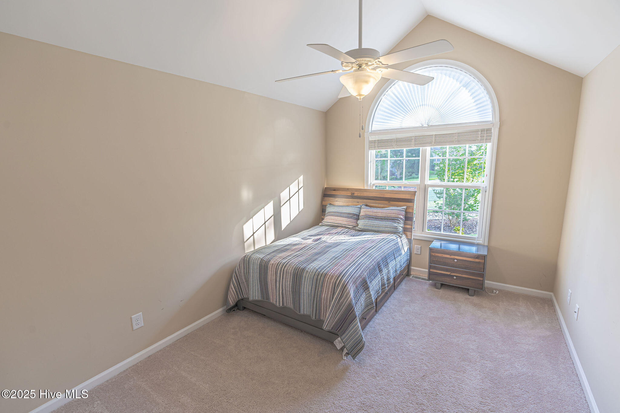 25 Lake View Drive E