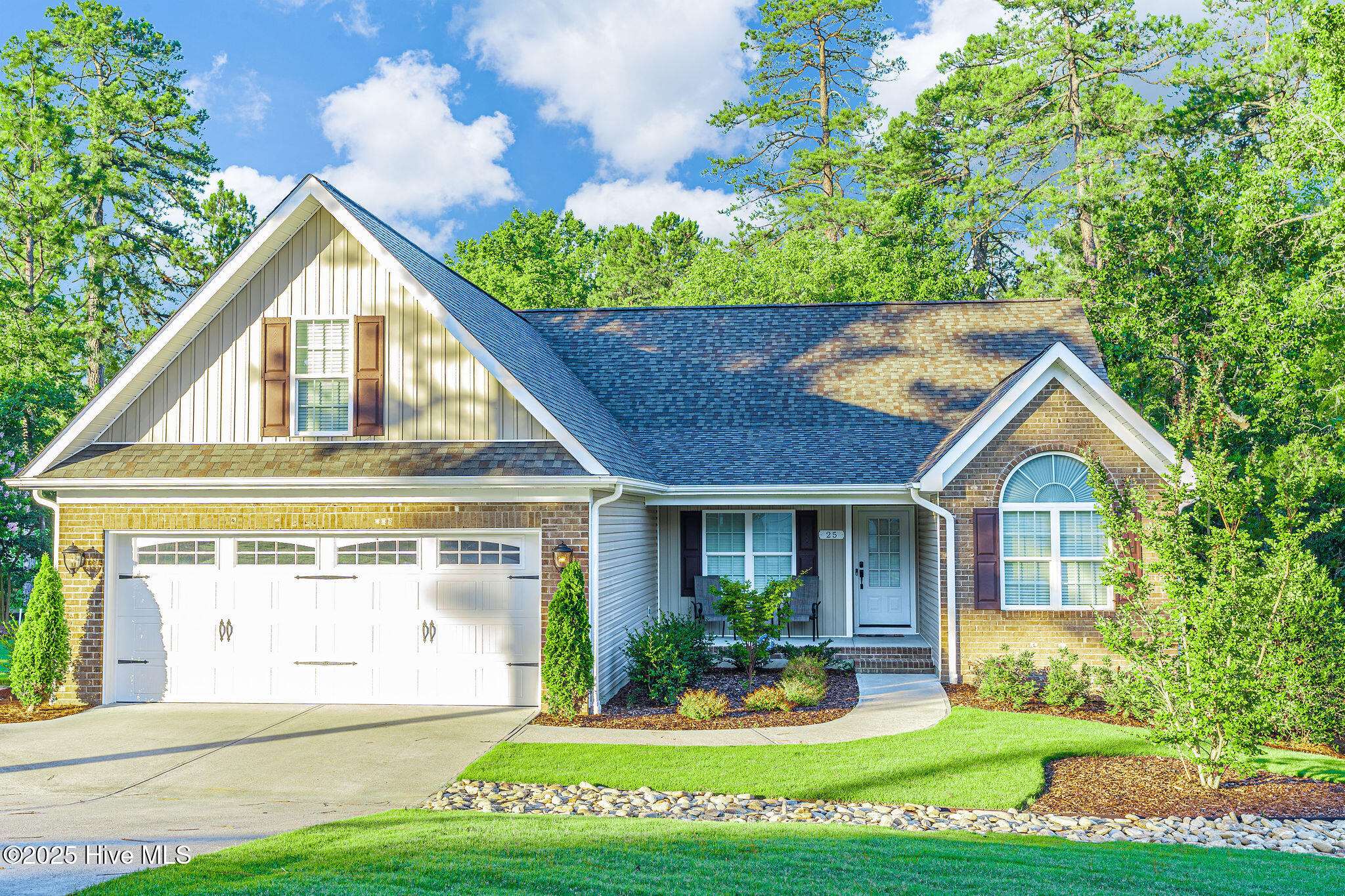 25 Lake View Drive E