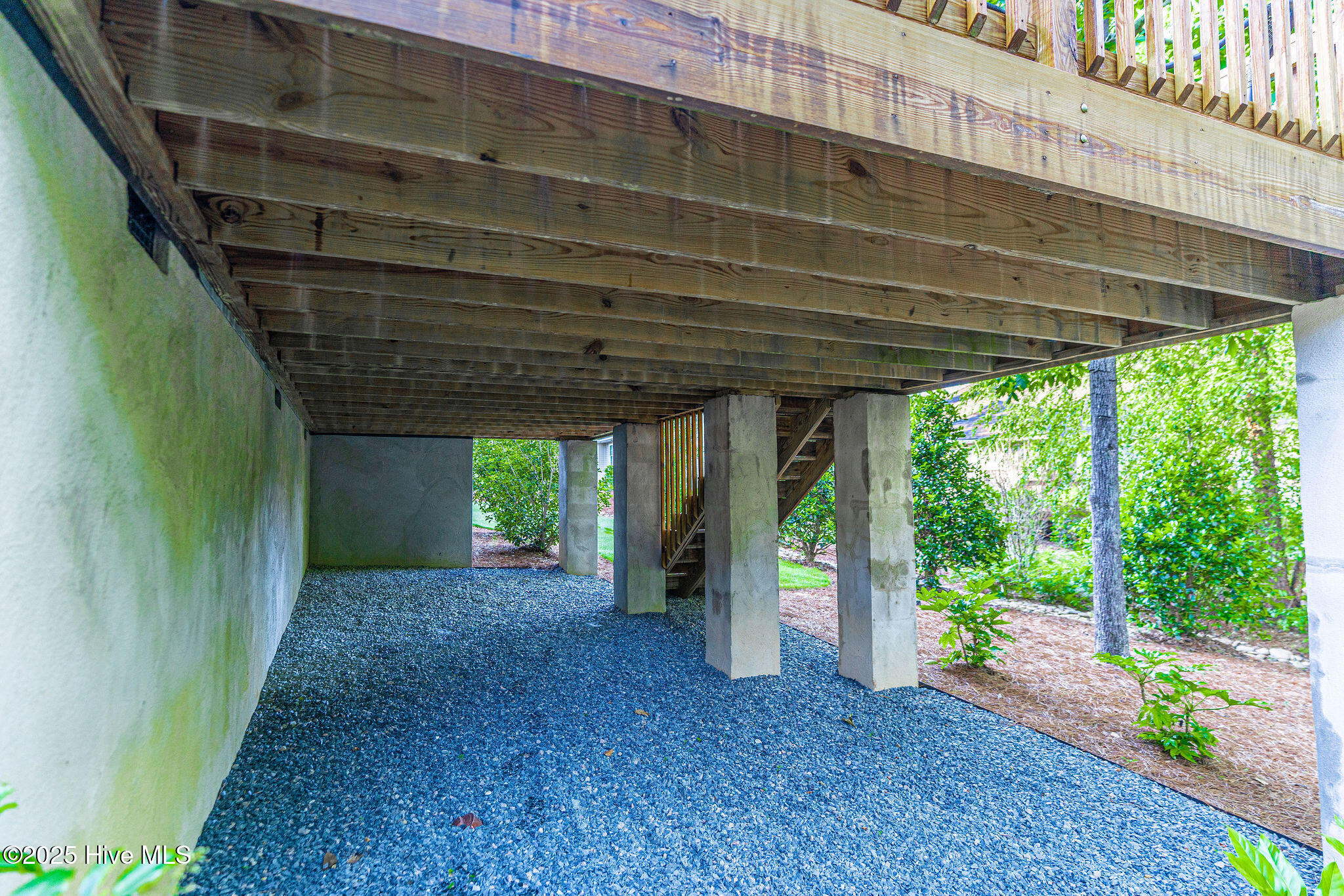 25 Lake View Drive E