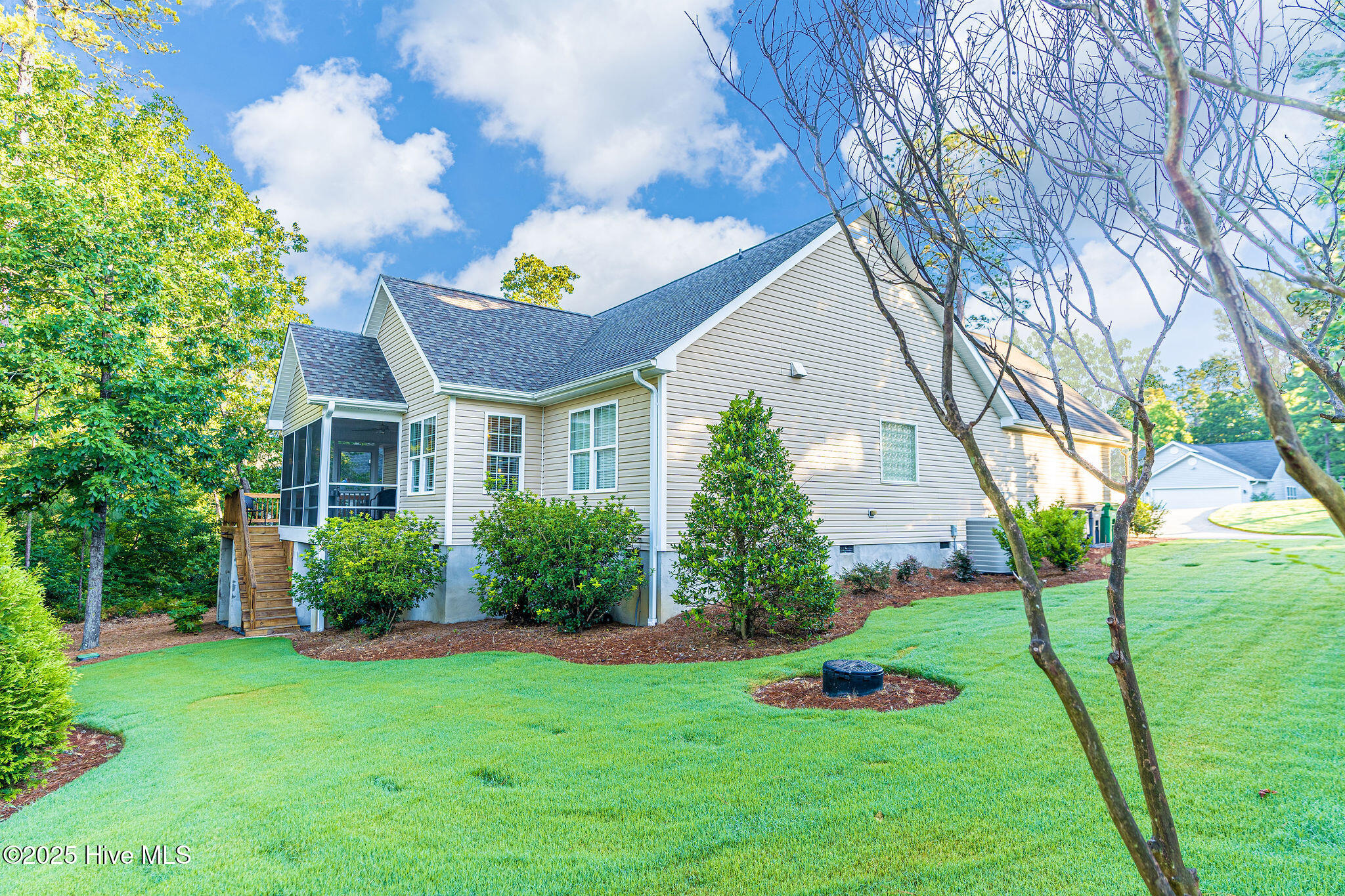 25 Lake View Drive E