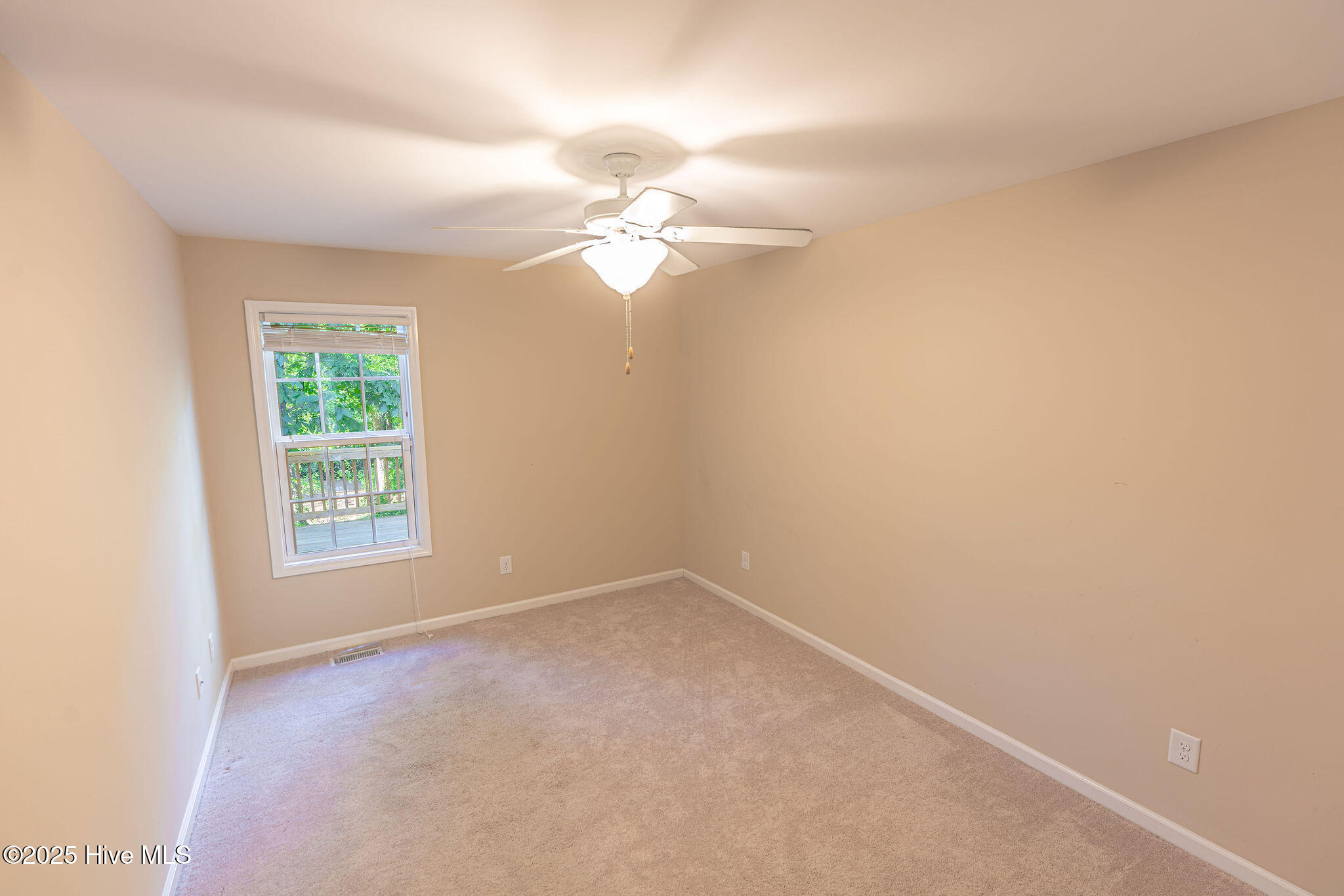 25 Lake View Drive E