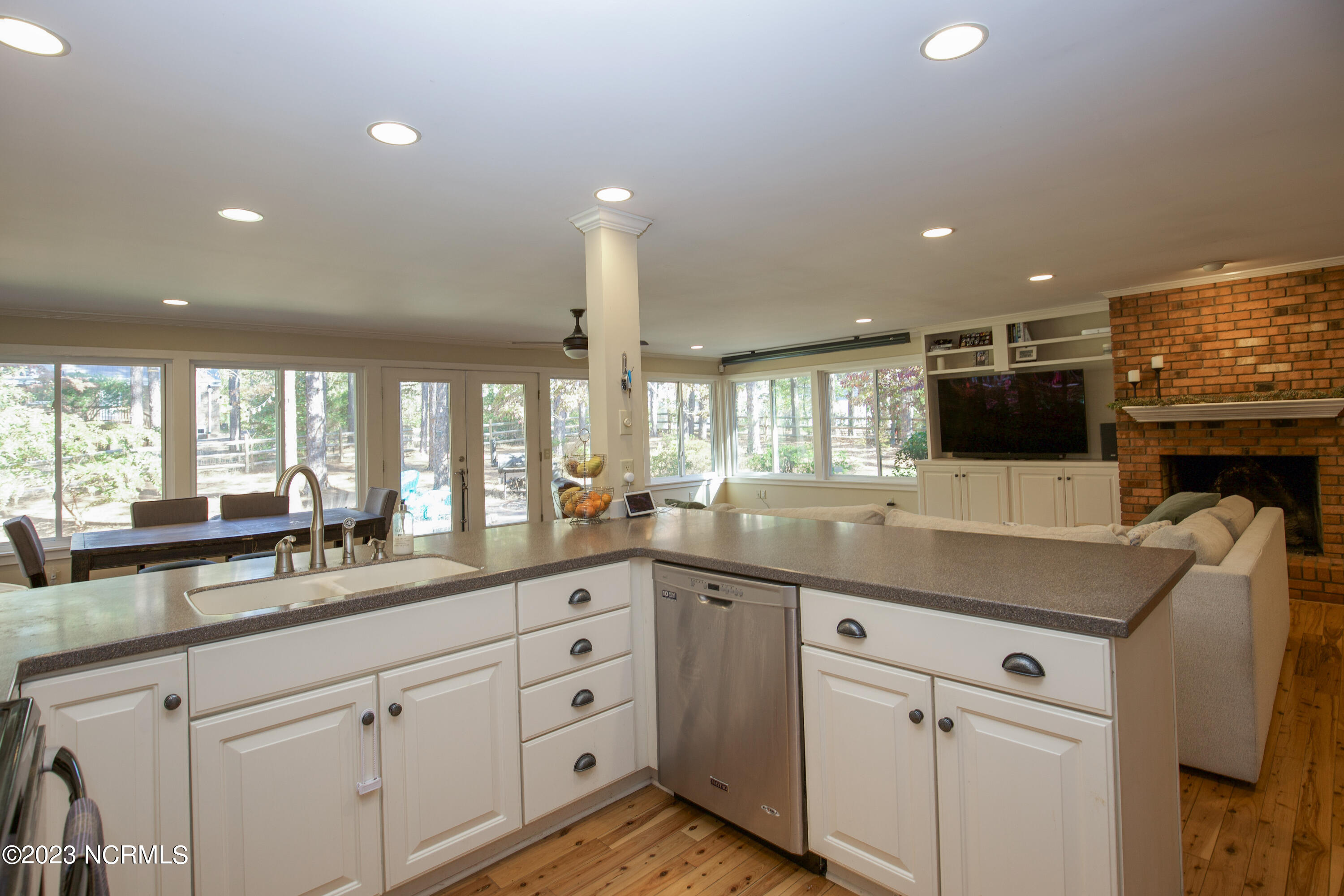 209 Selkirk Trail