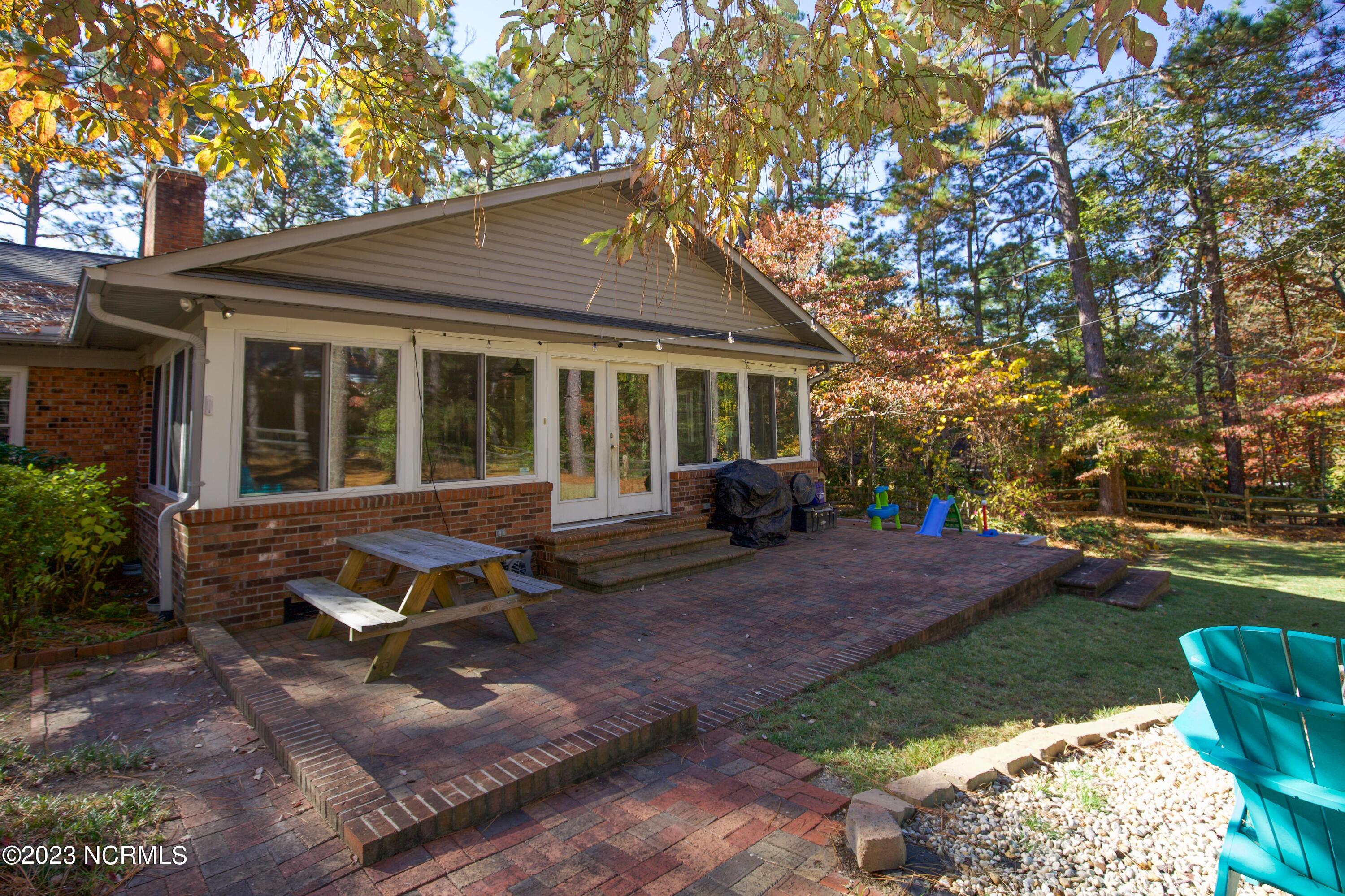 209 Selkirk Trail