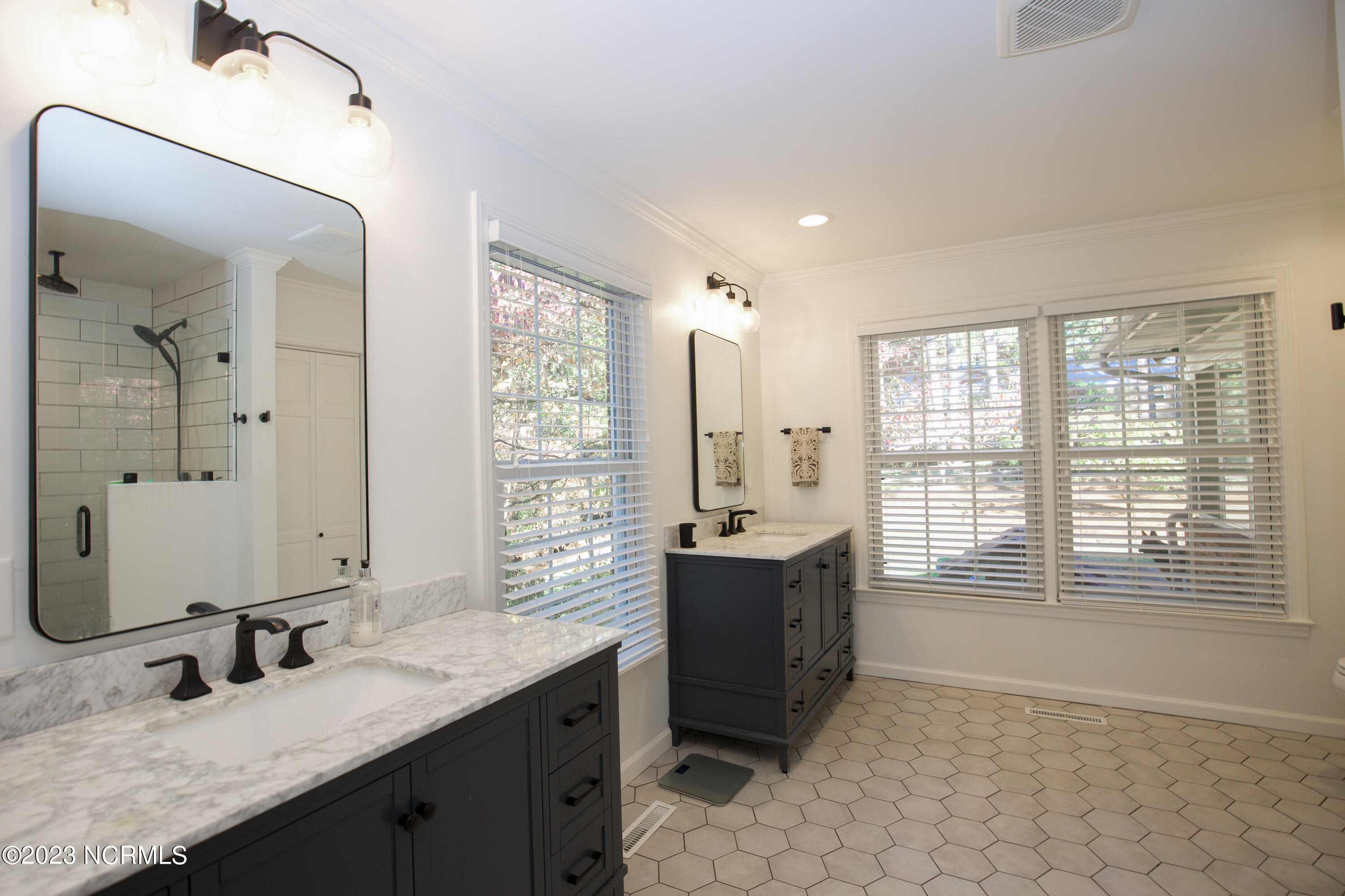 209 Selkirk Trail