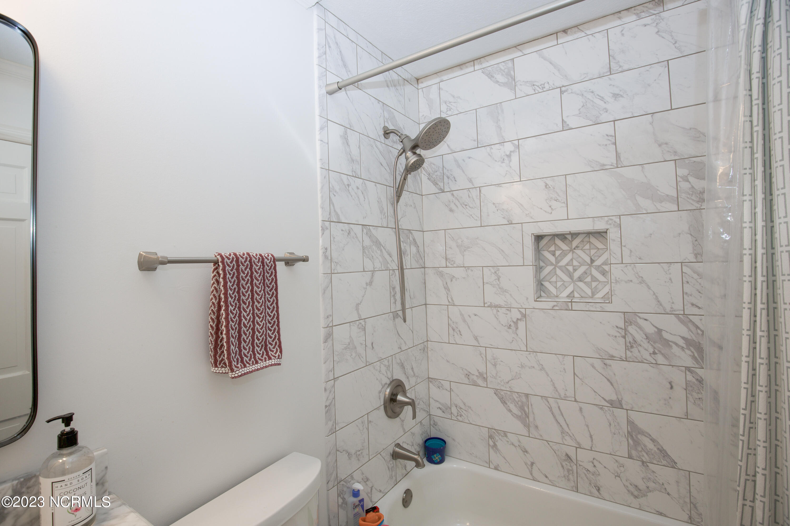 209 Selkirk Trail
