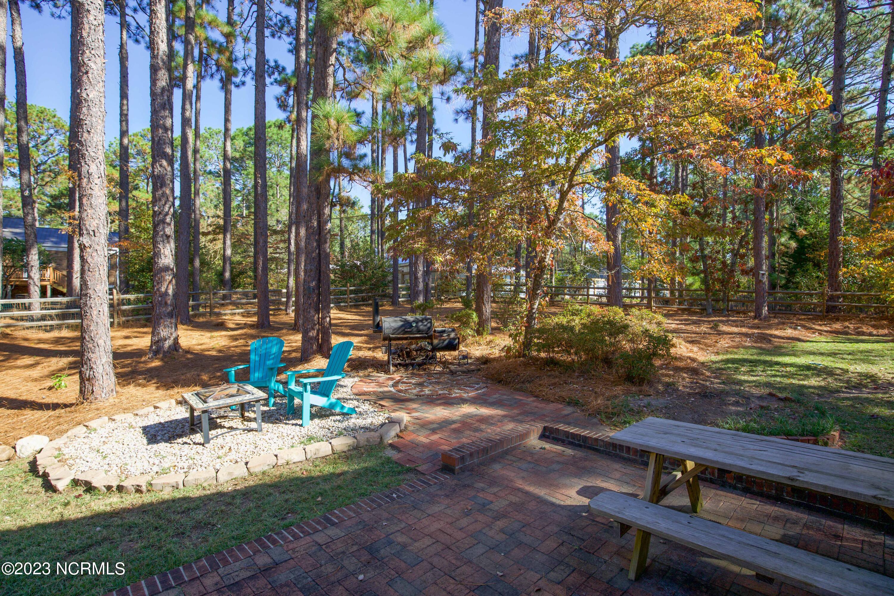 209 Selkirk Trail