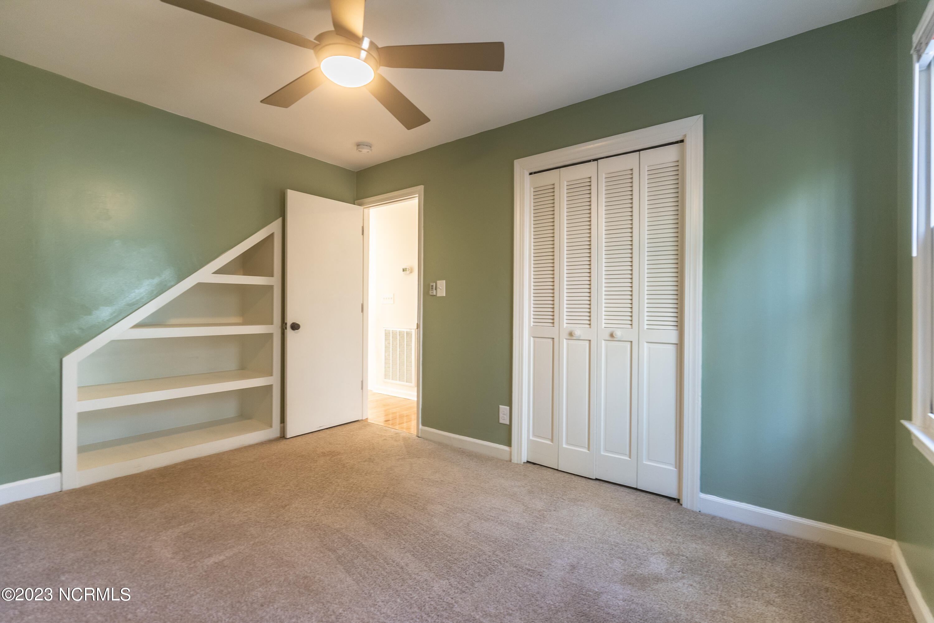 38 Lakeview Drive