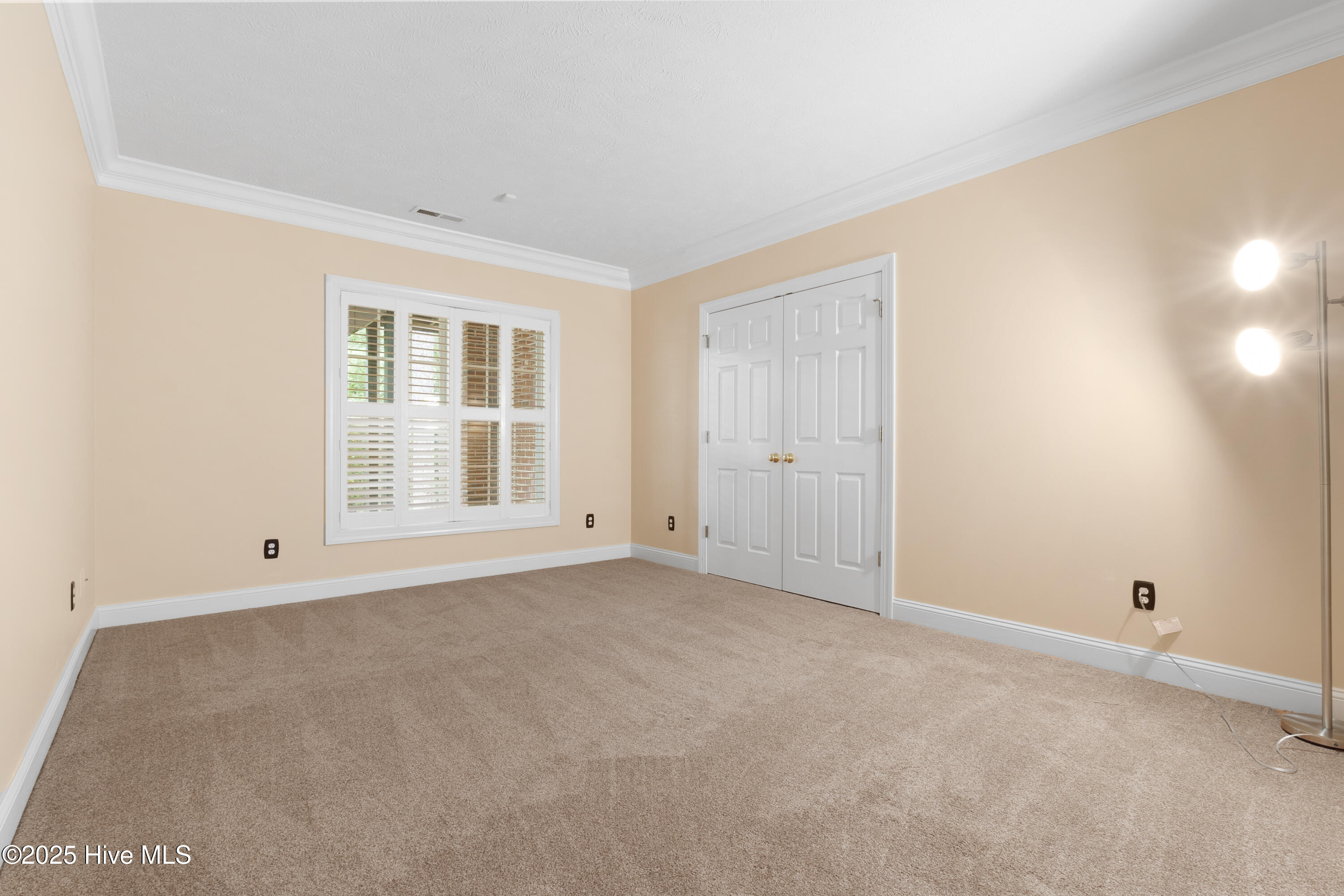 115 Lake Forest Drive SW