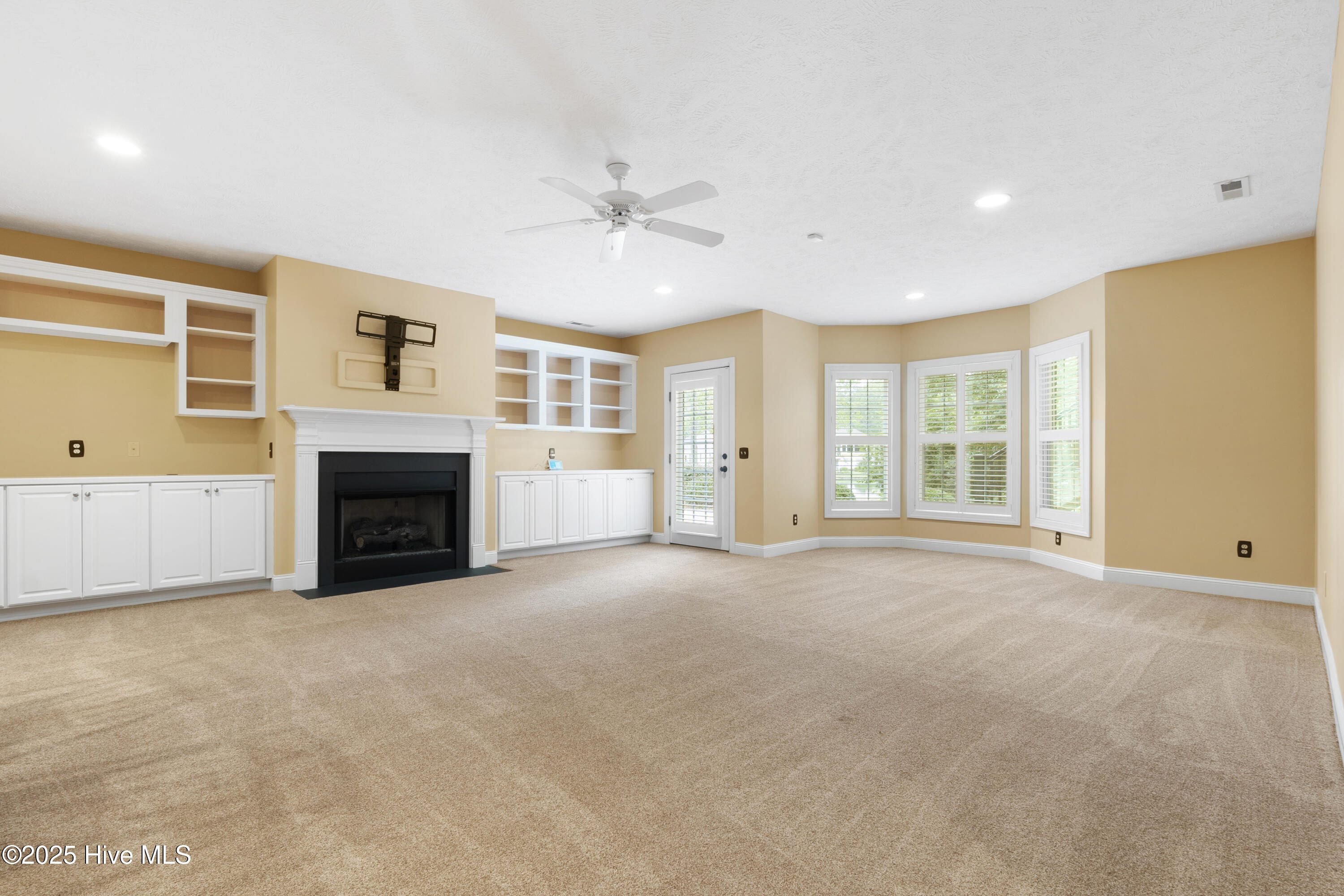 115 Lake Forest Drive SW